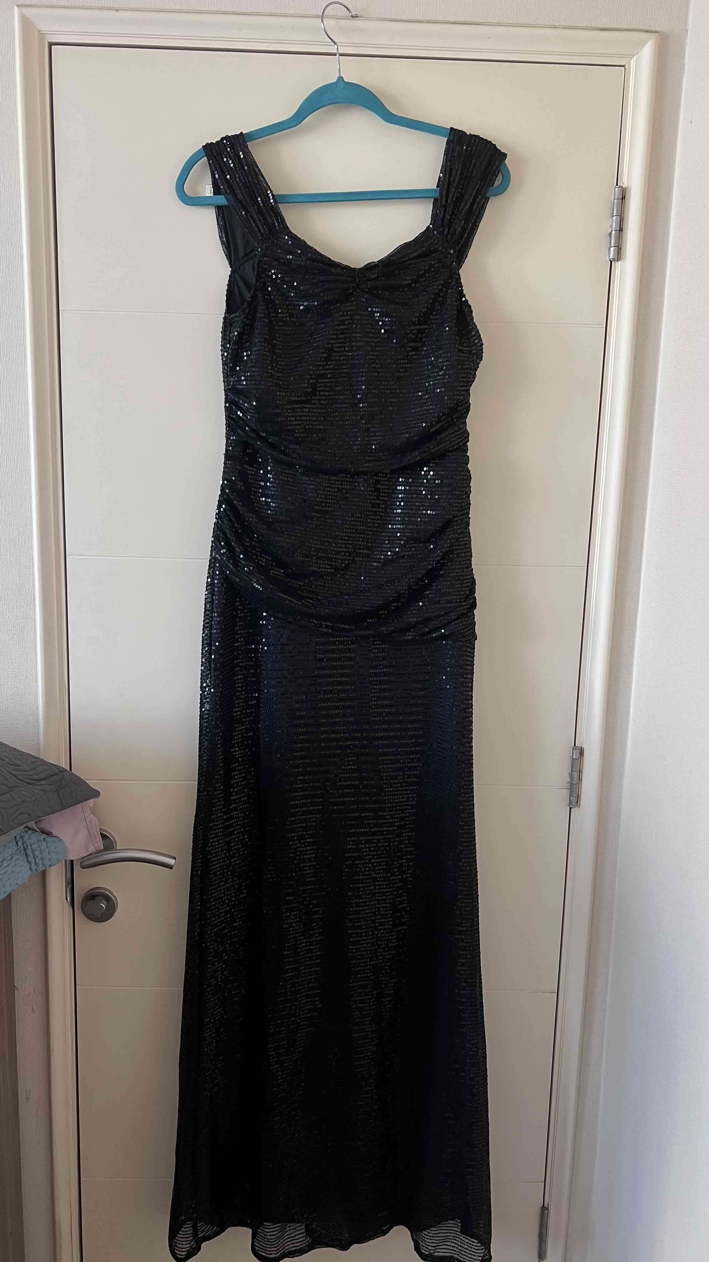 Vestido de fiesta negro con lentejuelas - miniatura 3