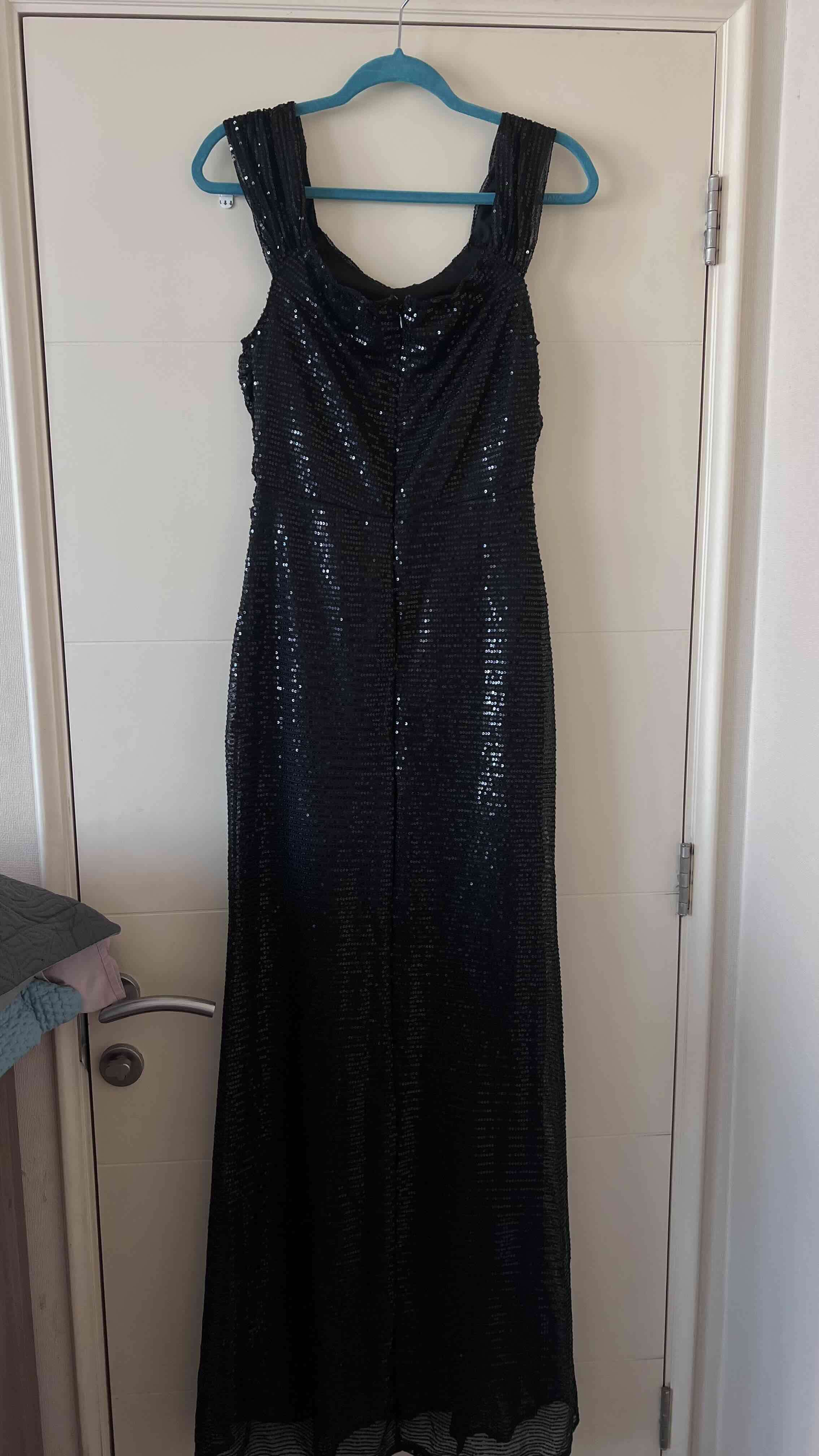 Vestido de fiesta negro con lentejuelas - miniatura 4