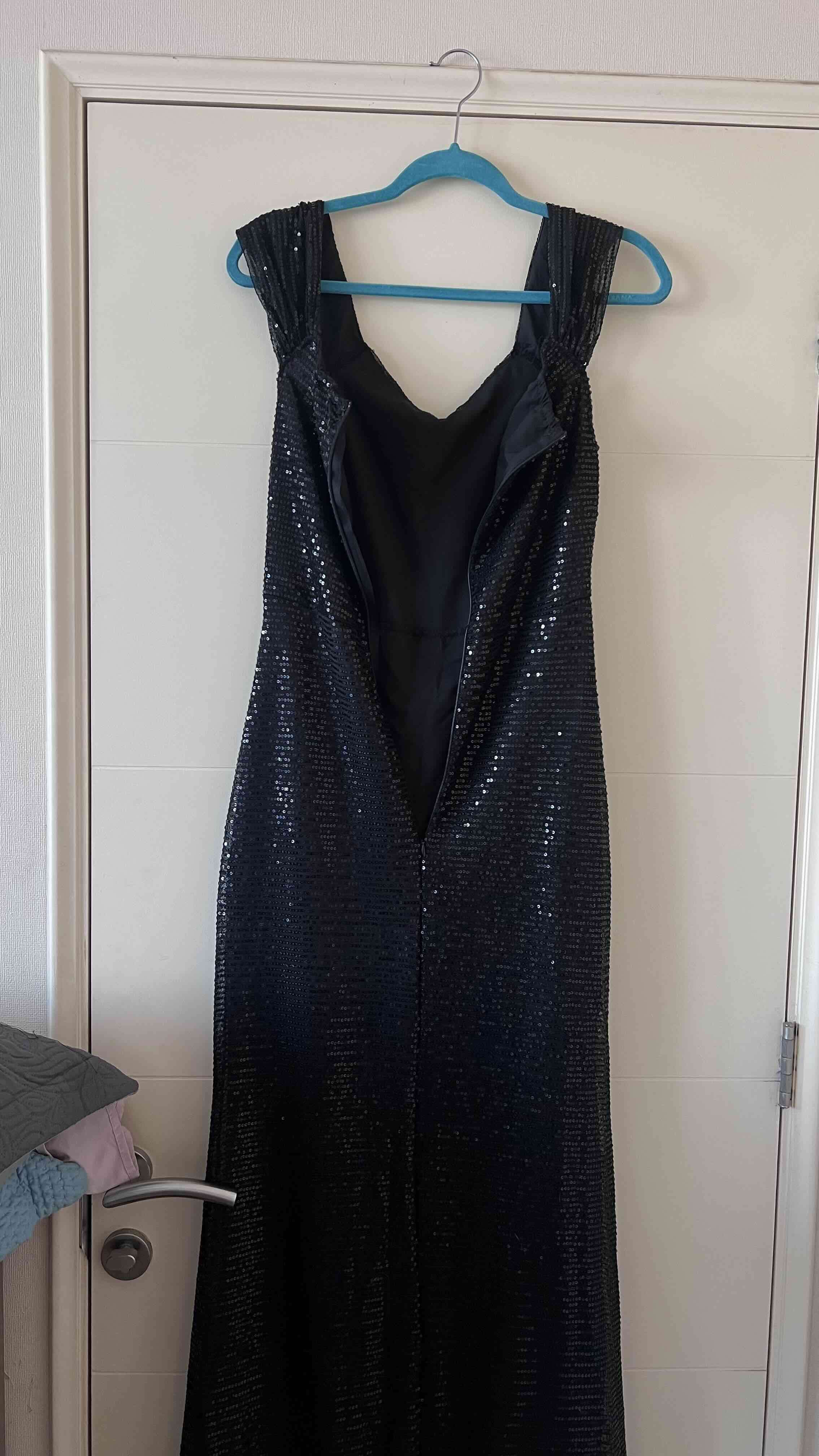 Vestido de fiesta negro con lentejuelas - miniatura 5