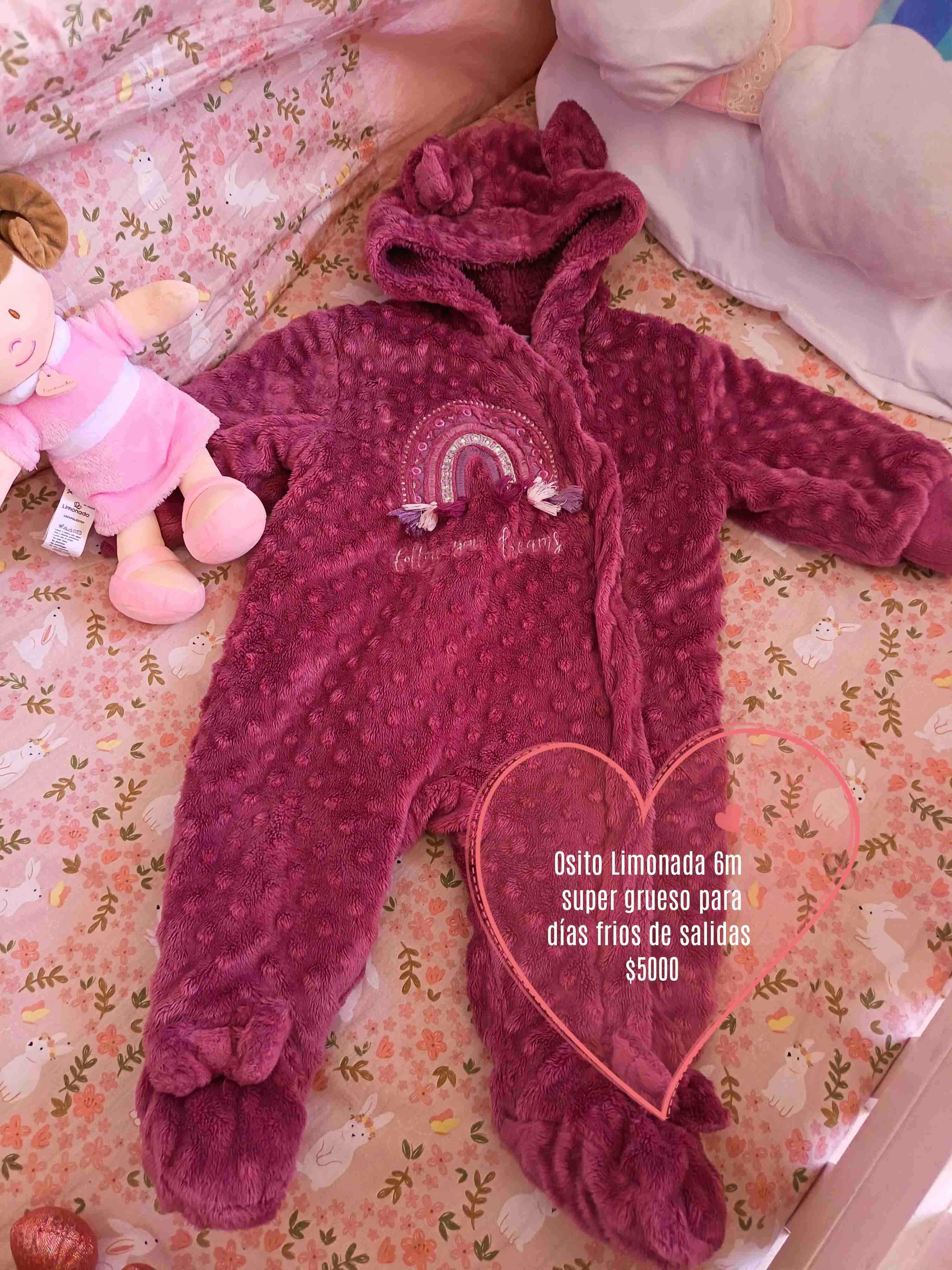 Enterito de bebé peludo y conjuntos