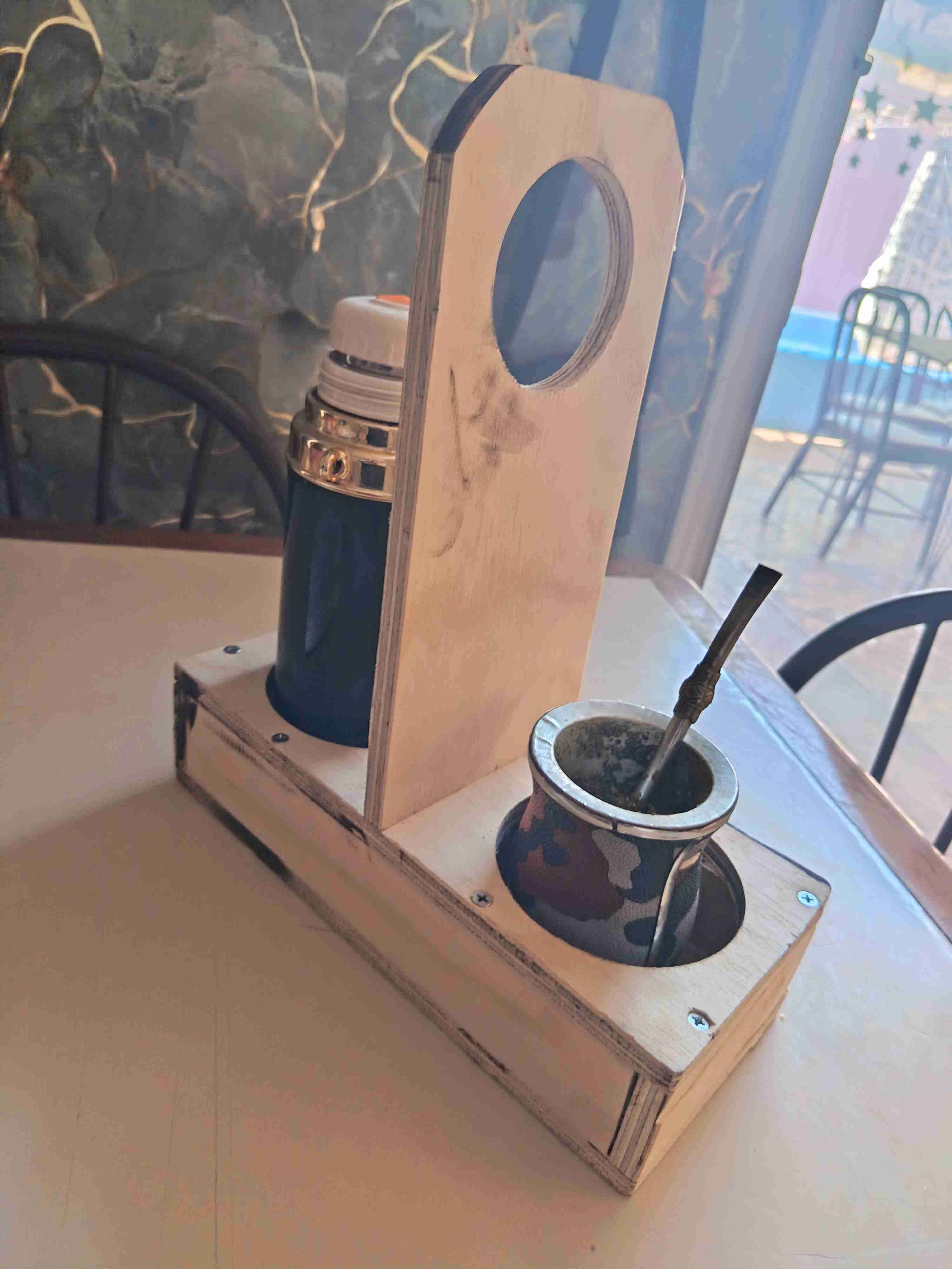 Porta termo y mate de madera