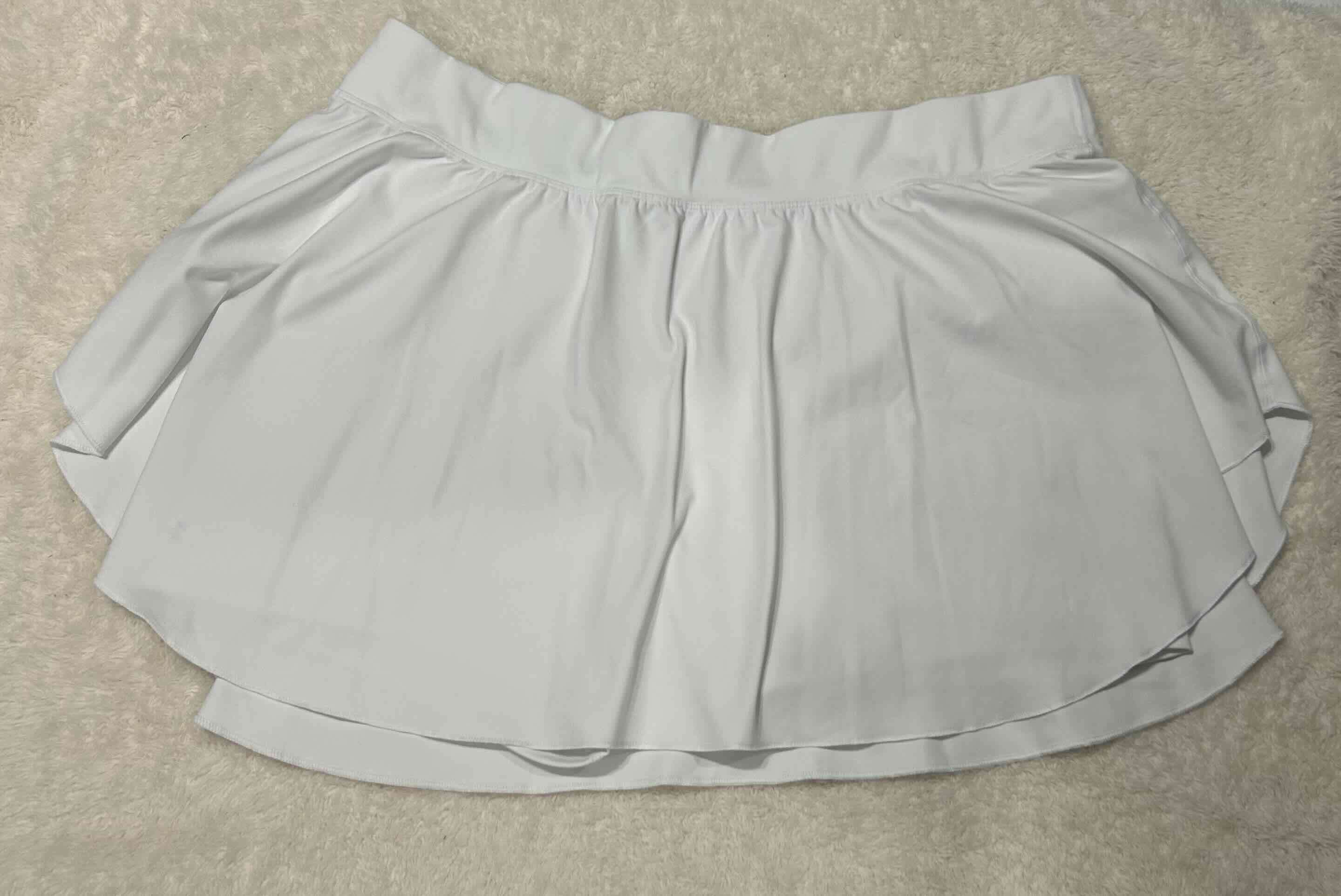 Falda deportiva blanca