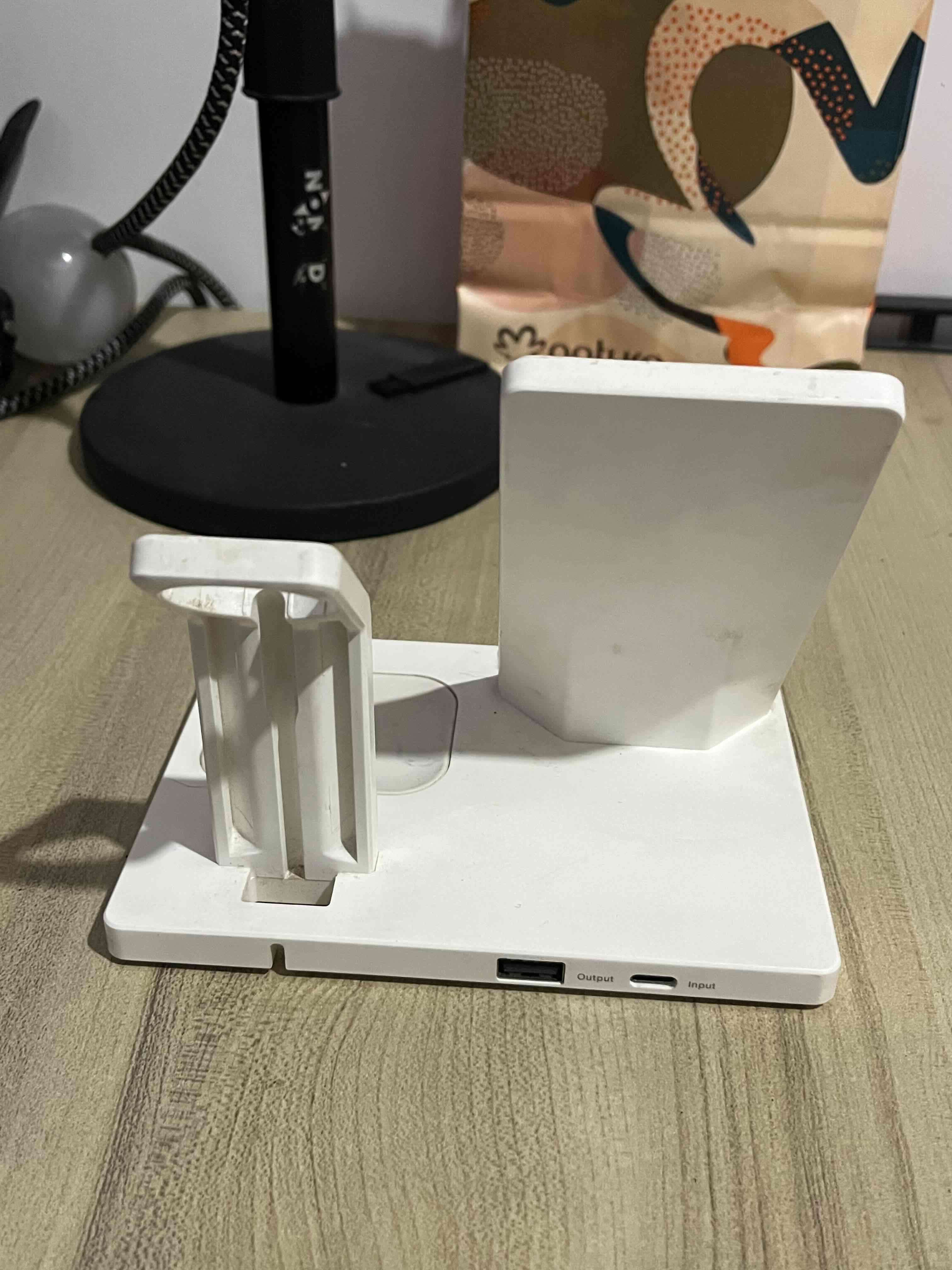 Base de carga múltiple para dispositivos apple - miniatura 2