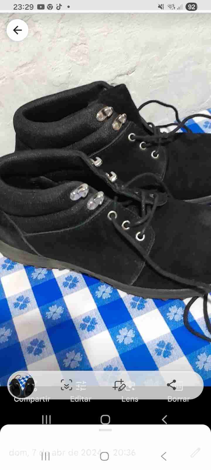 Botines negros de gamuza