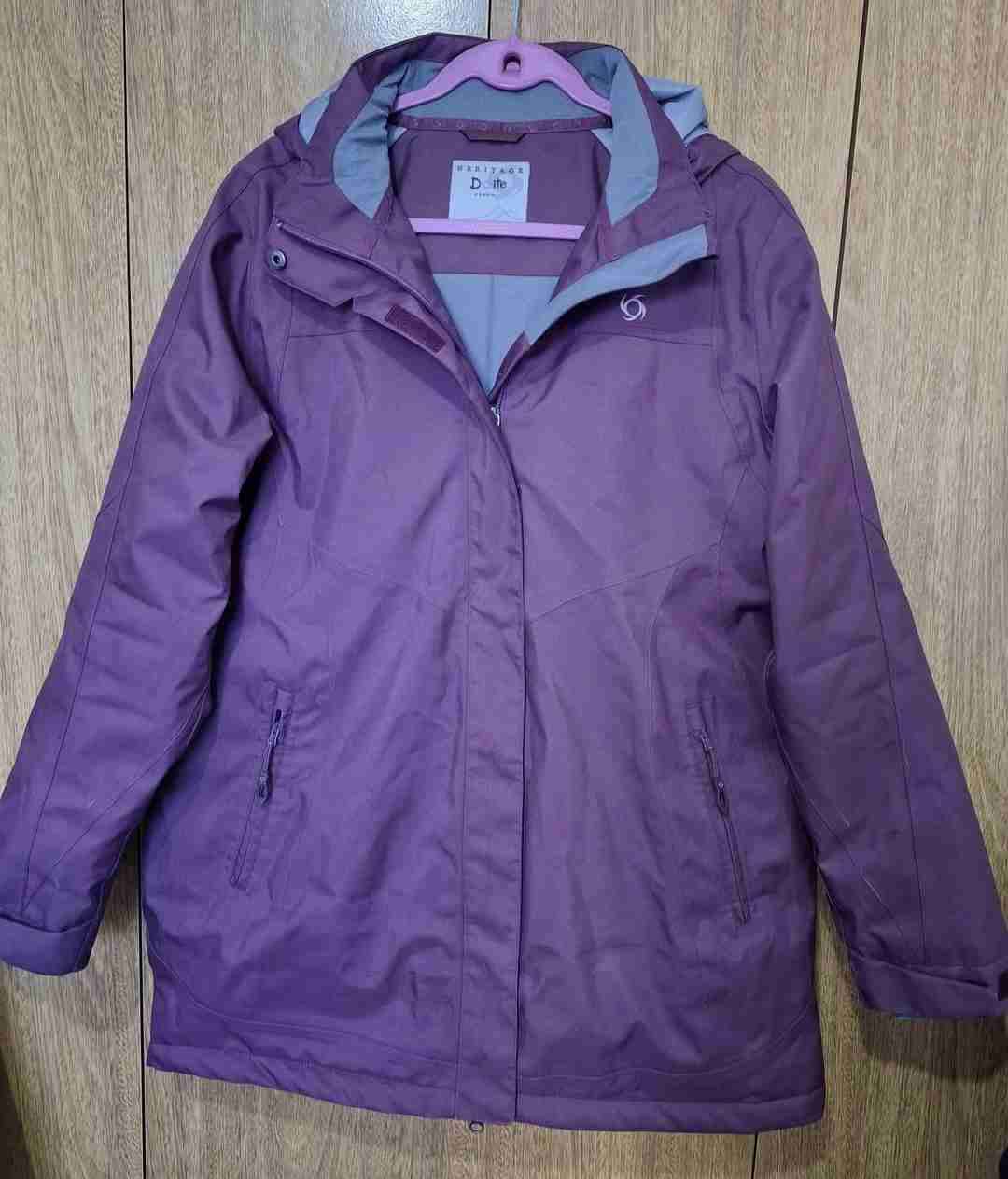 Parka morada doite impermeable con capucha