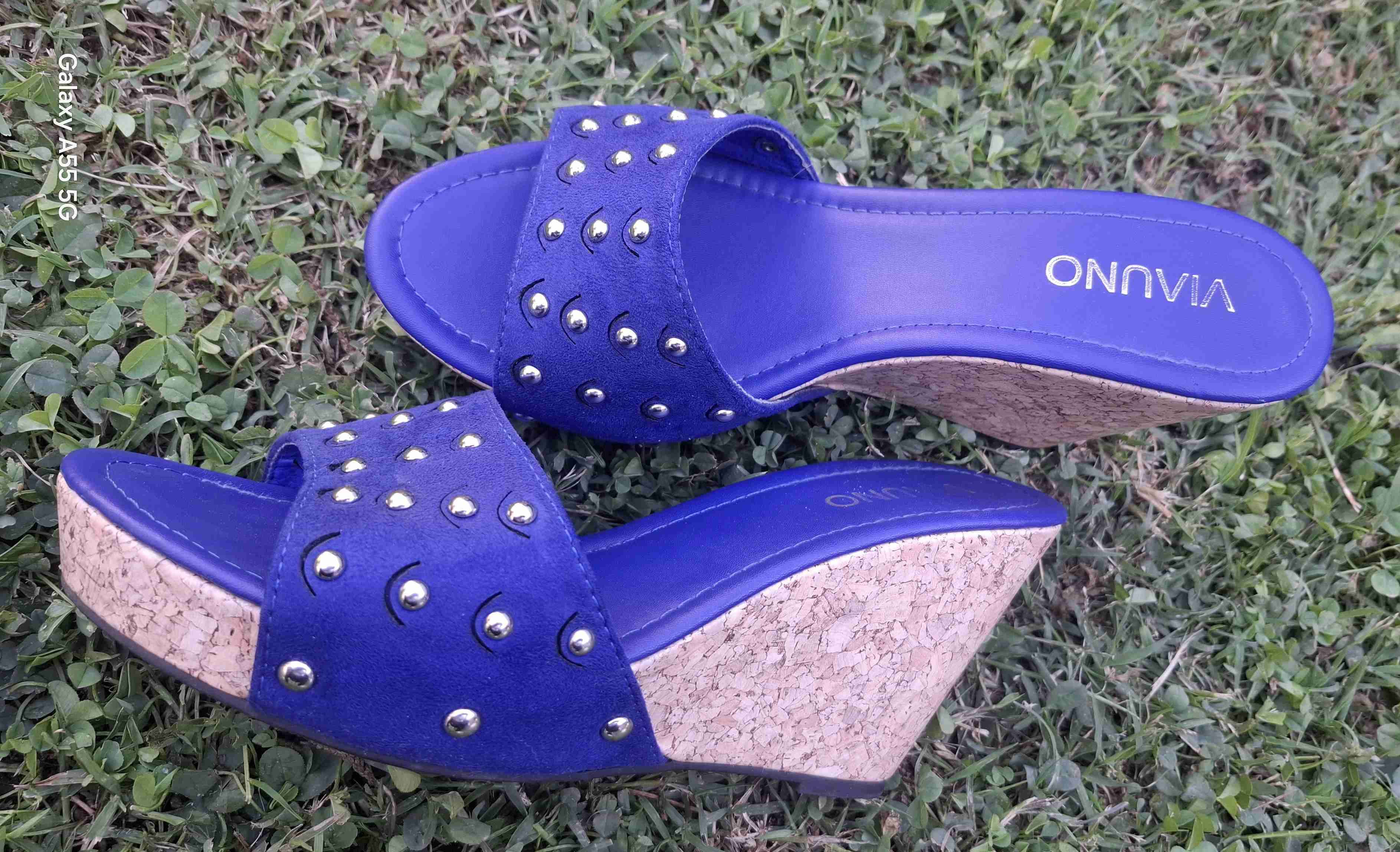 Sandalias azules marca via uno con plataforma