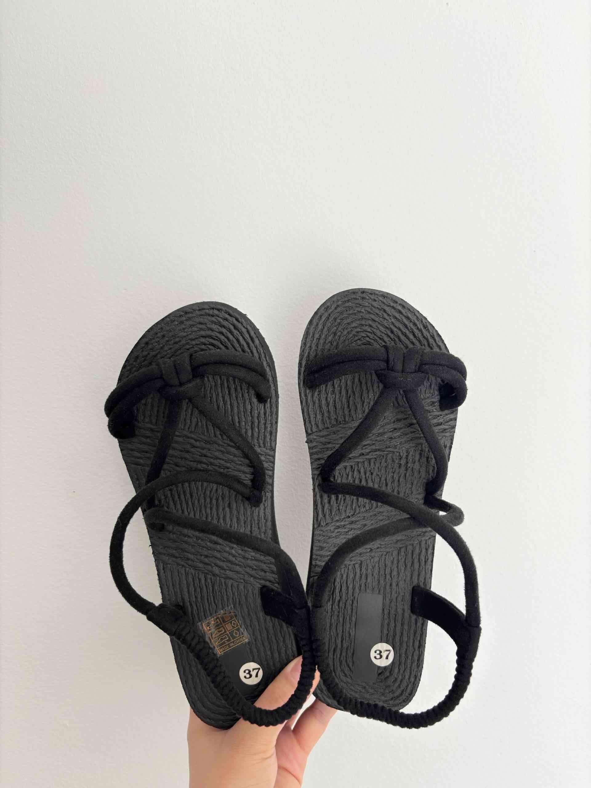 Sandalias negras con plataforma - miniatura 2