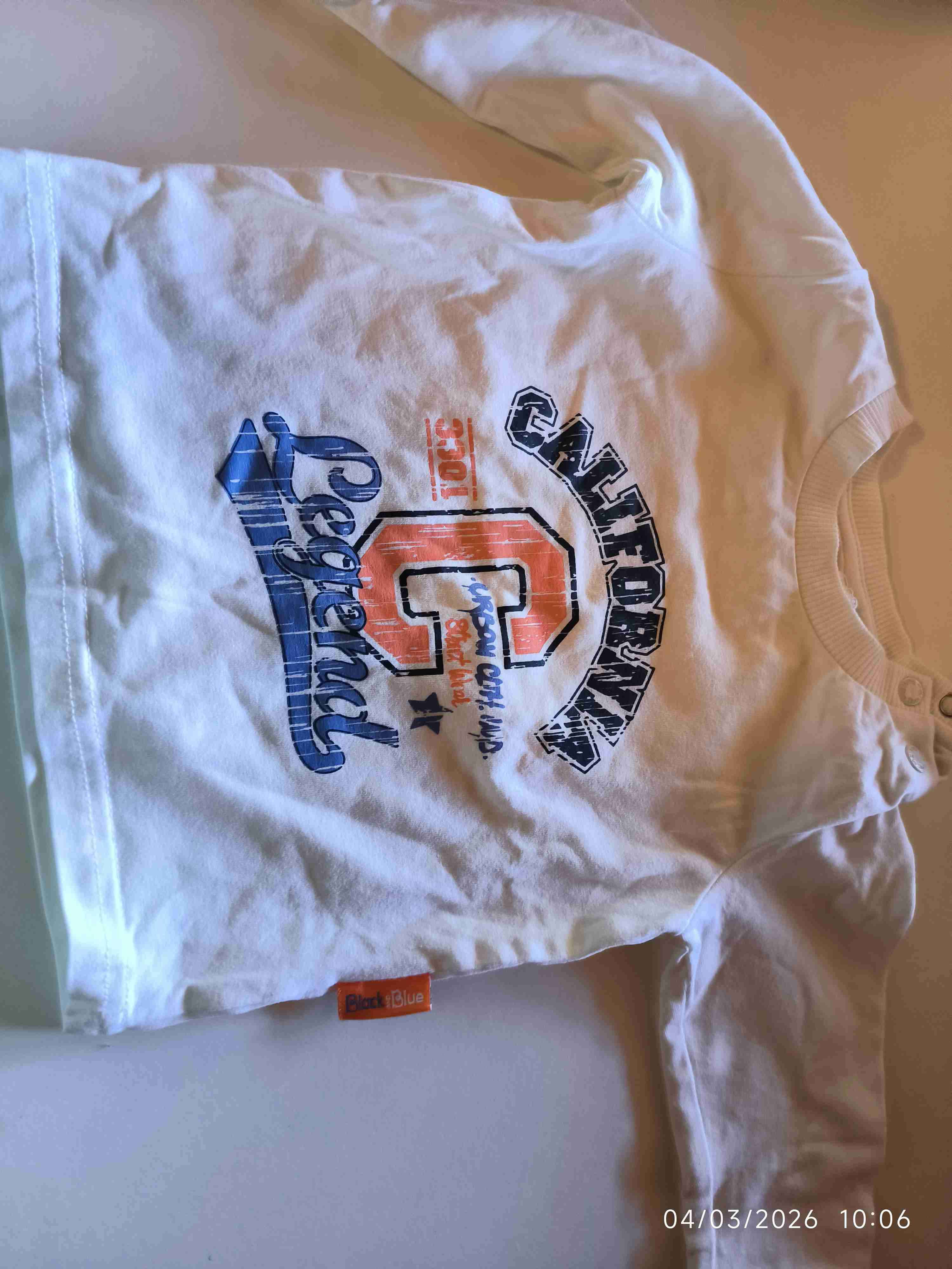 Polerón con capucha + camiseta - miniatura 2