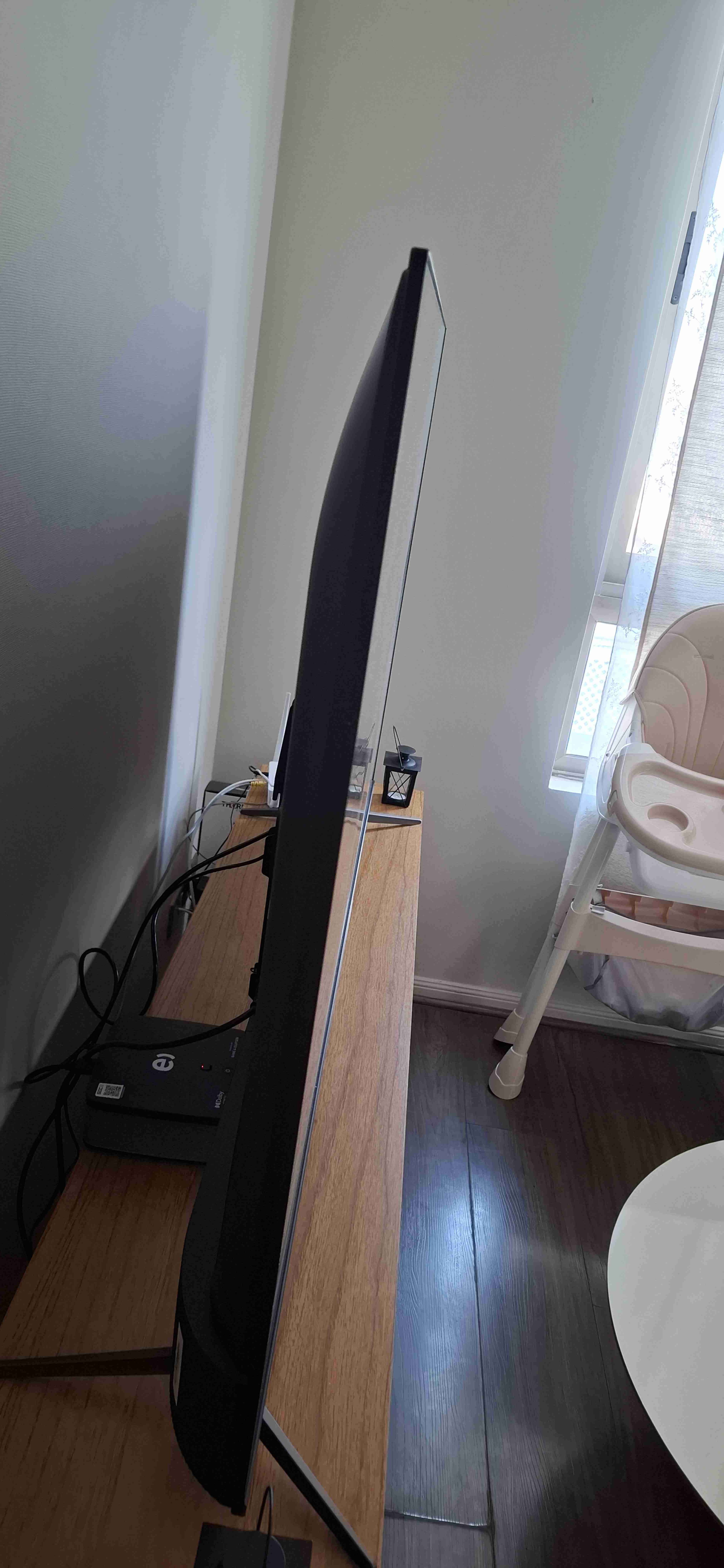 Televisor pantalla plana grande 65" - miniatura 3