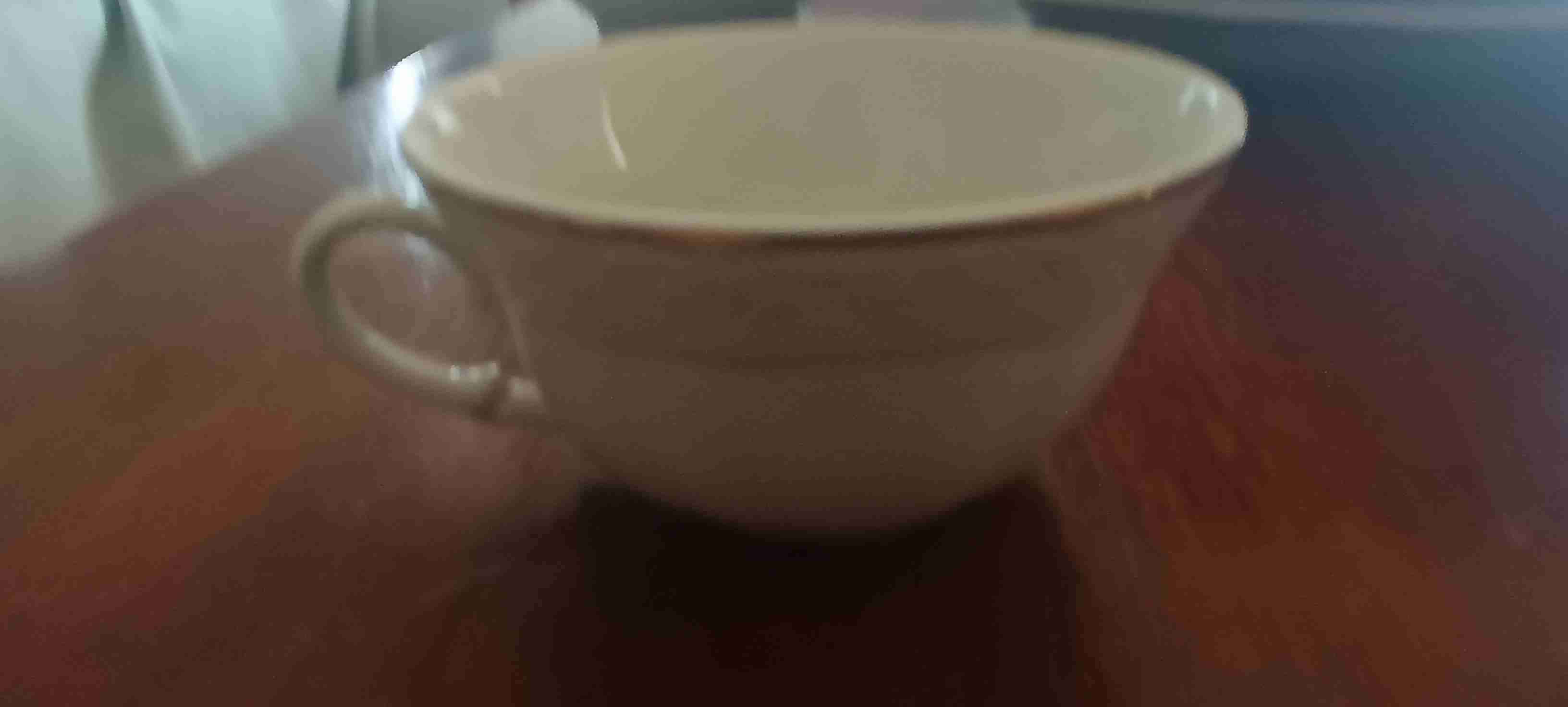 Juego de loza blanca con detalles dorados - miniatura 5