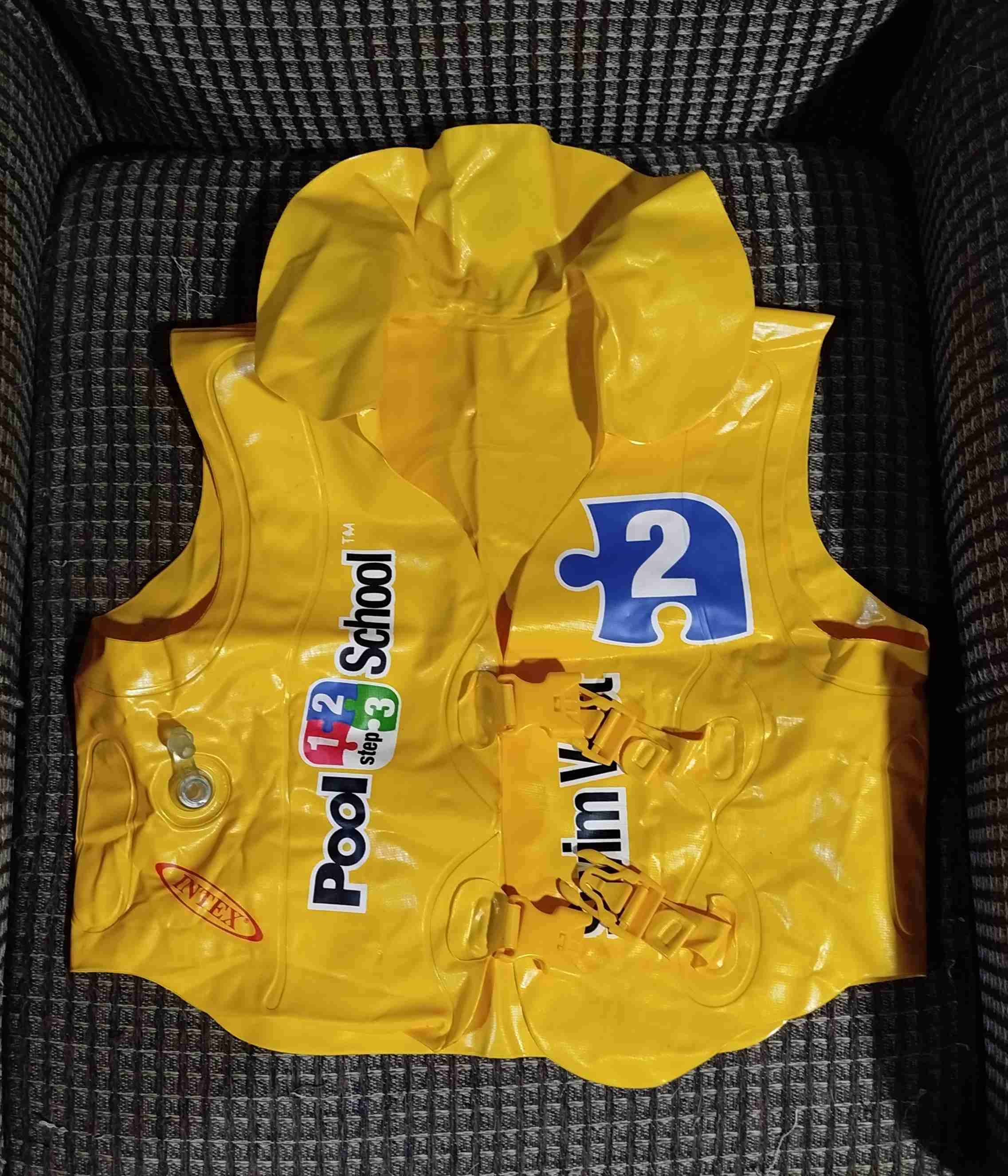 Chaleco inflable amarillo Intex