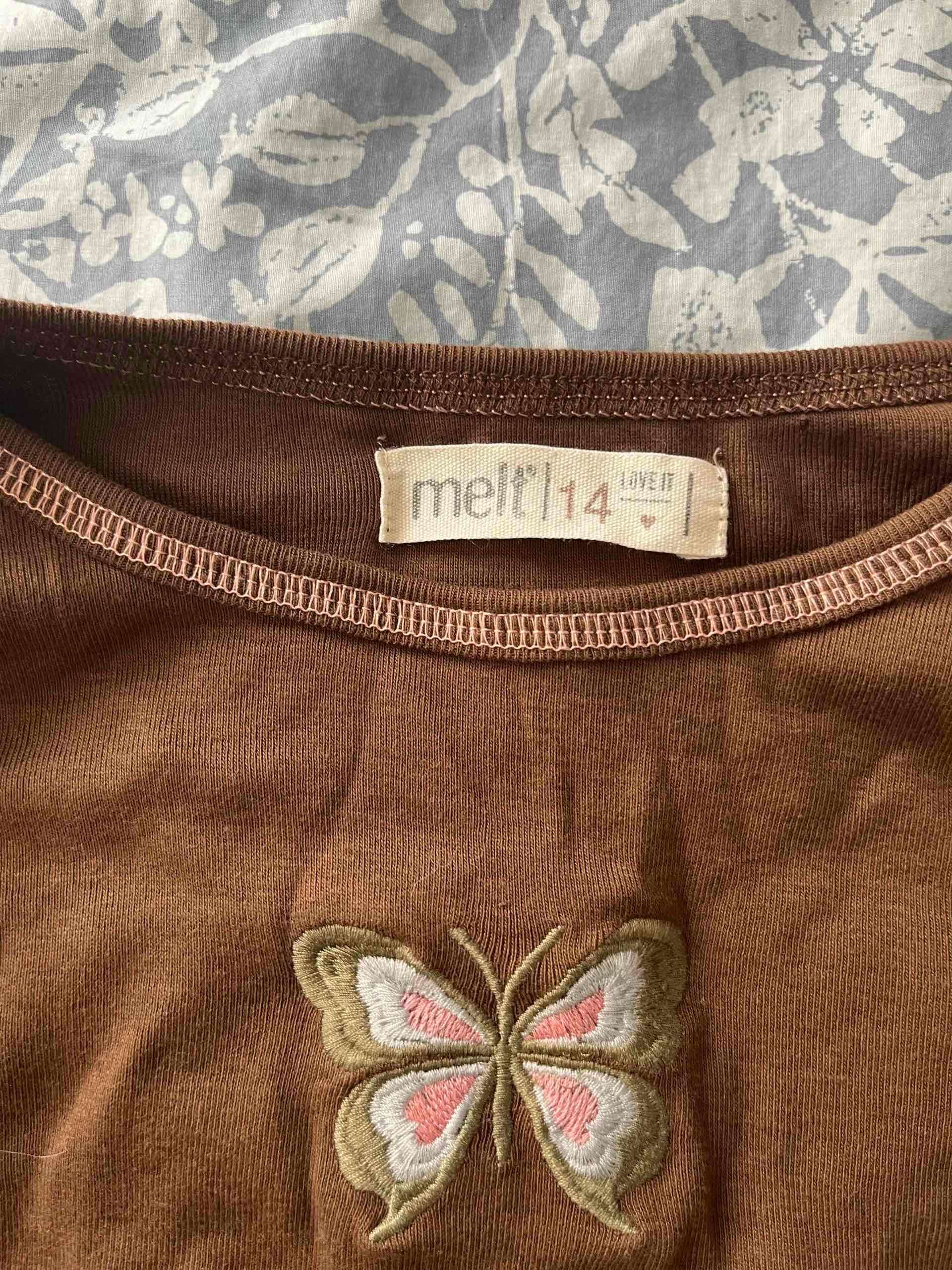 Polera manga larga cafe con mariposa melt - miniatura 2
