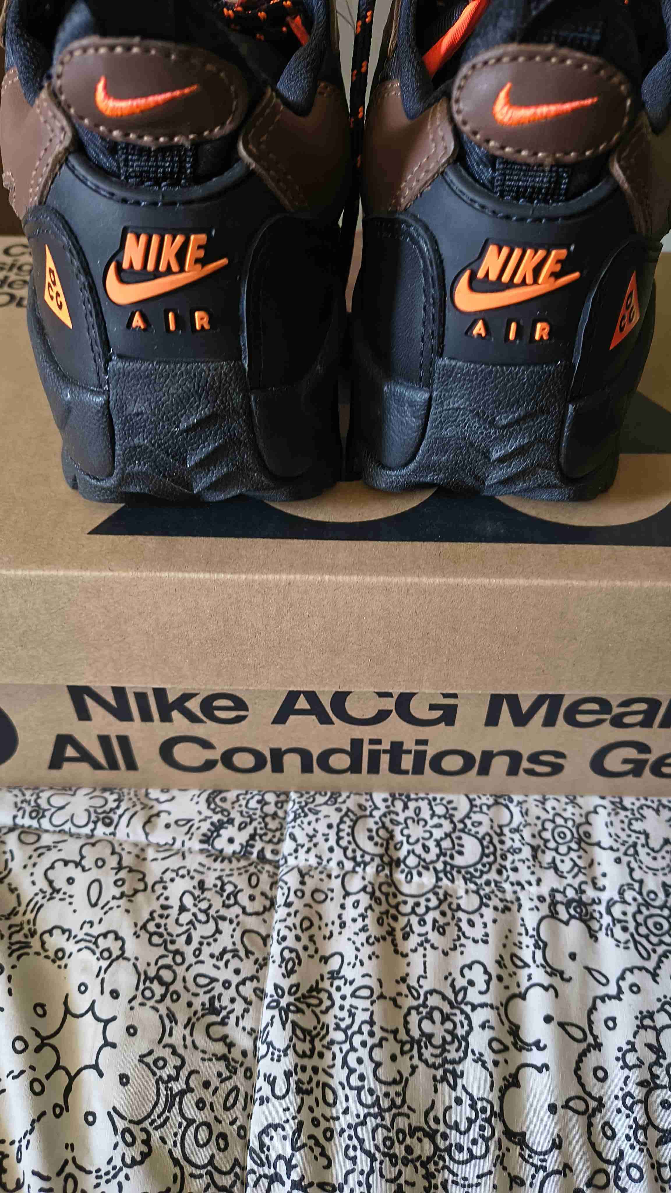 Zapatillas Nike ACG Marrones - miniatura 3