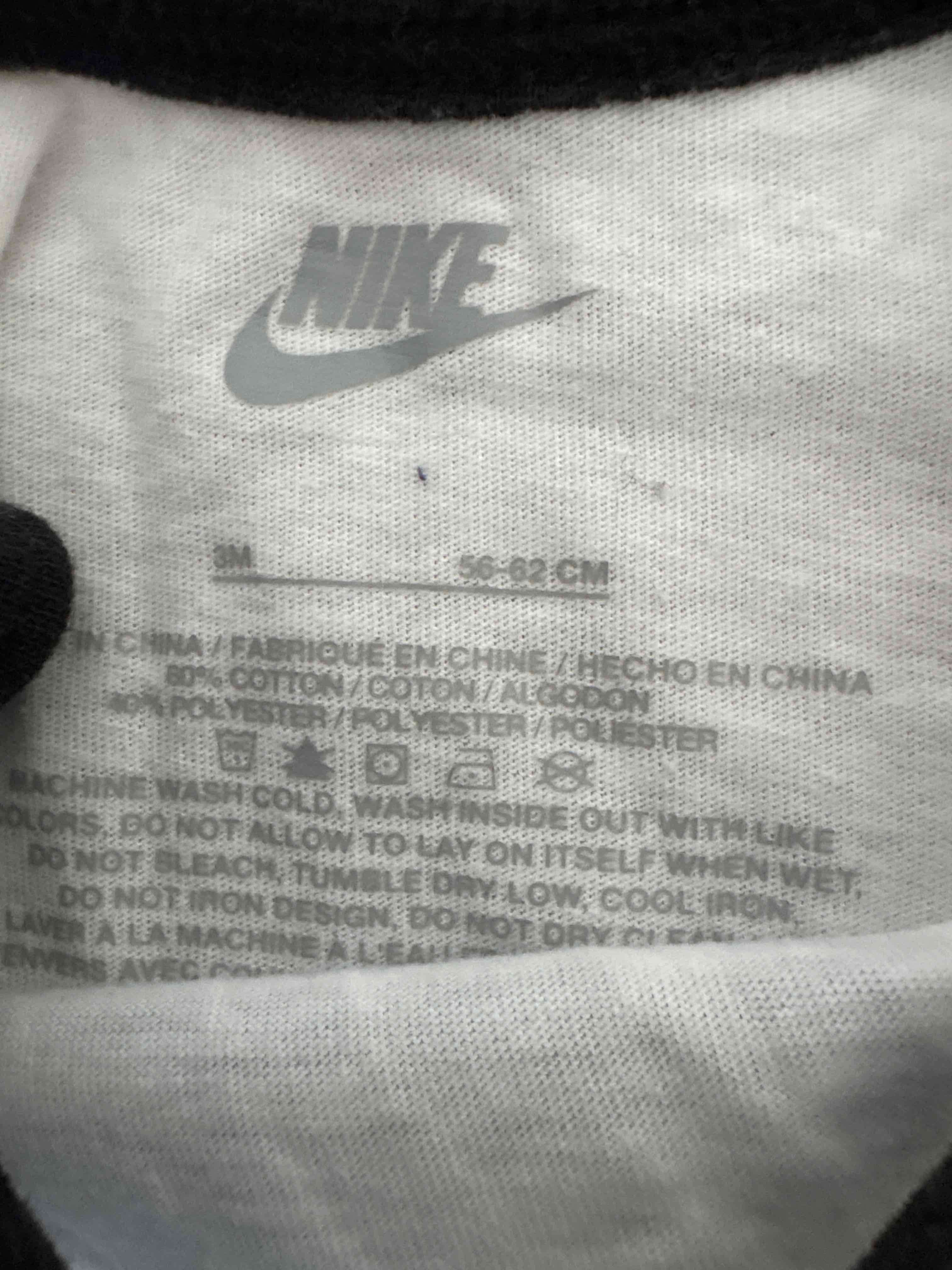 Conjunto infantil Nike blanco y gris ORIGINAL - miniatura 2