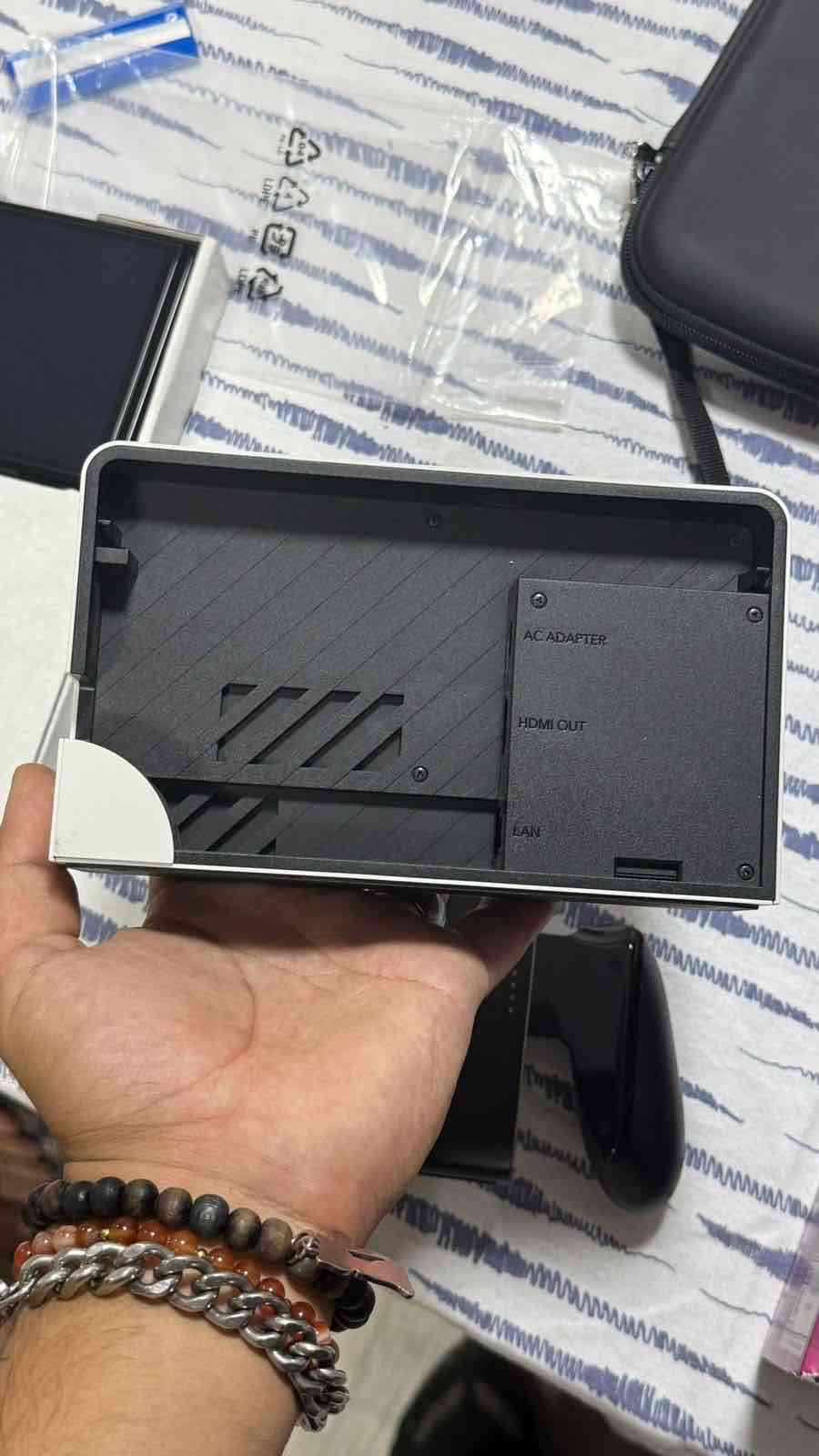 Nintendo Switch Oled White - miniatura 4