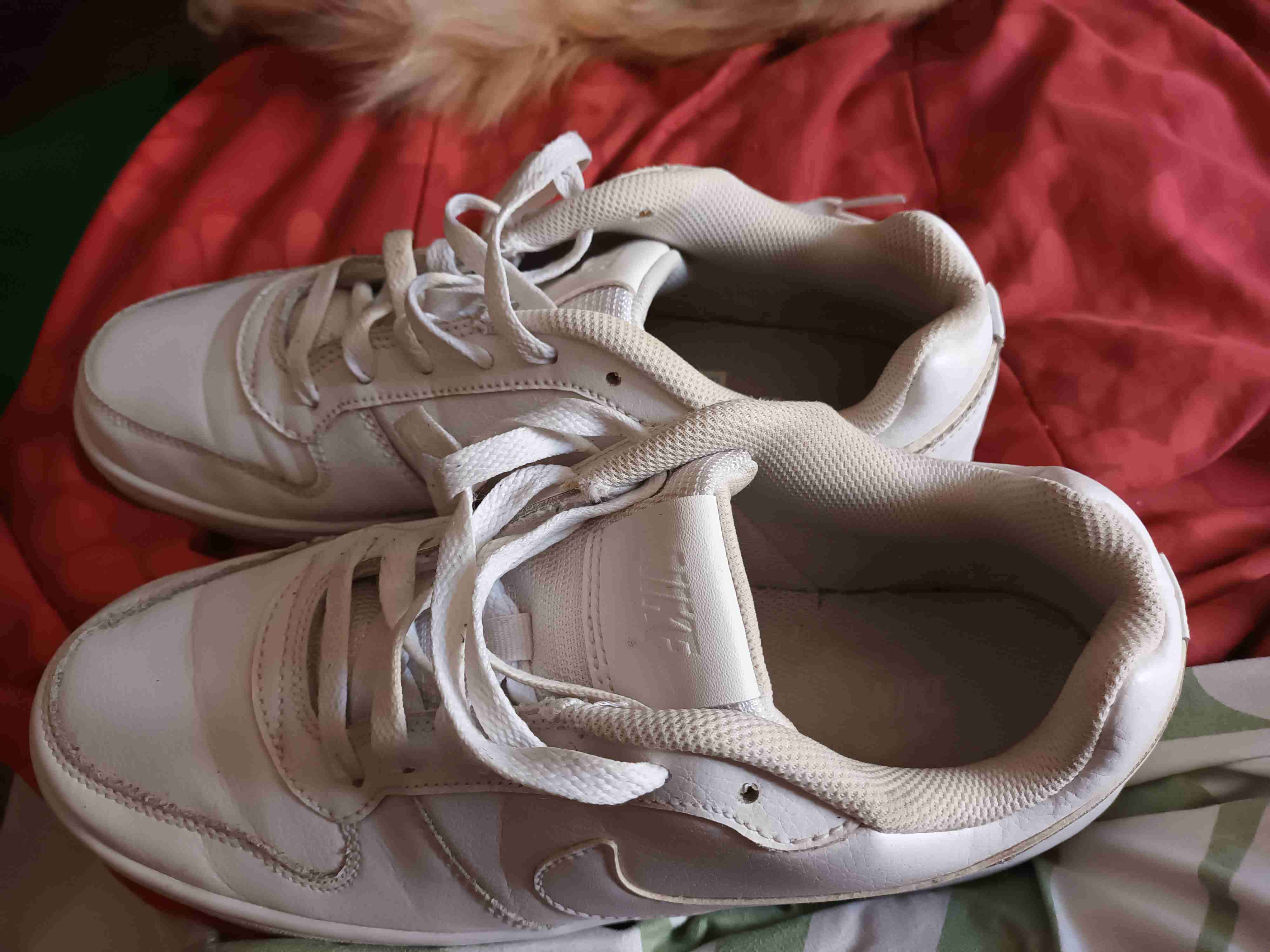 Zapatillas blancas deportivas - miniatura 2
