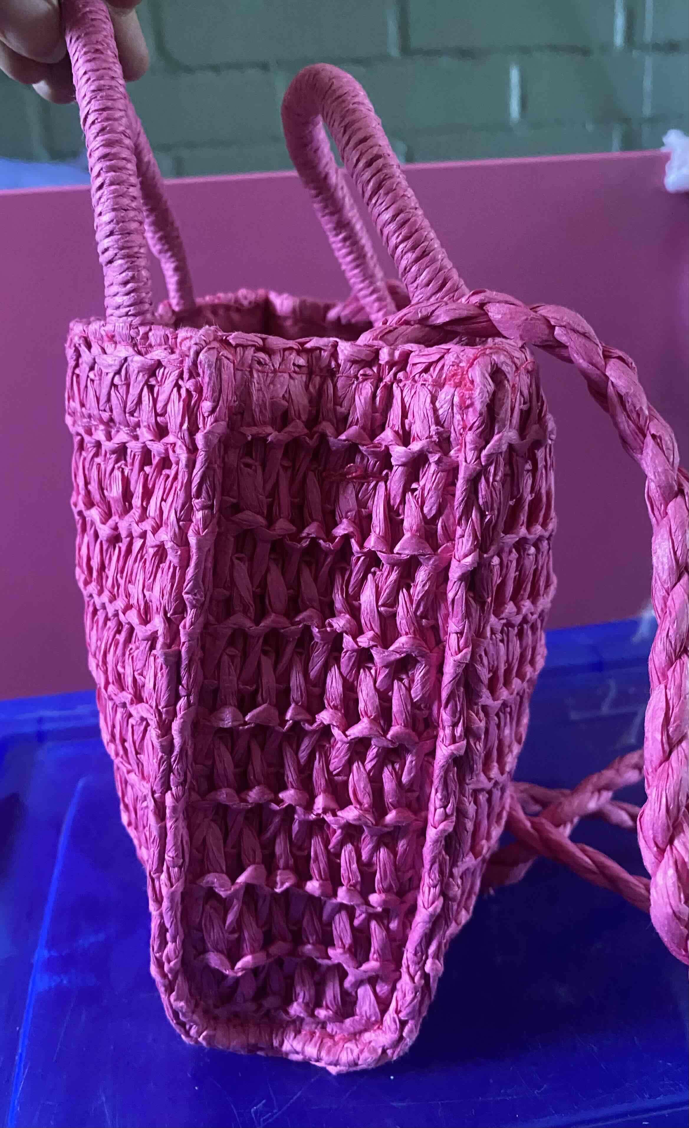 Bolso tejido rosa. Marca H&M - miniatura 3