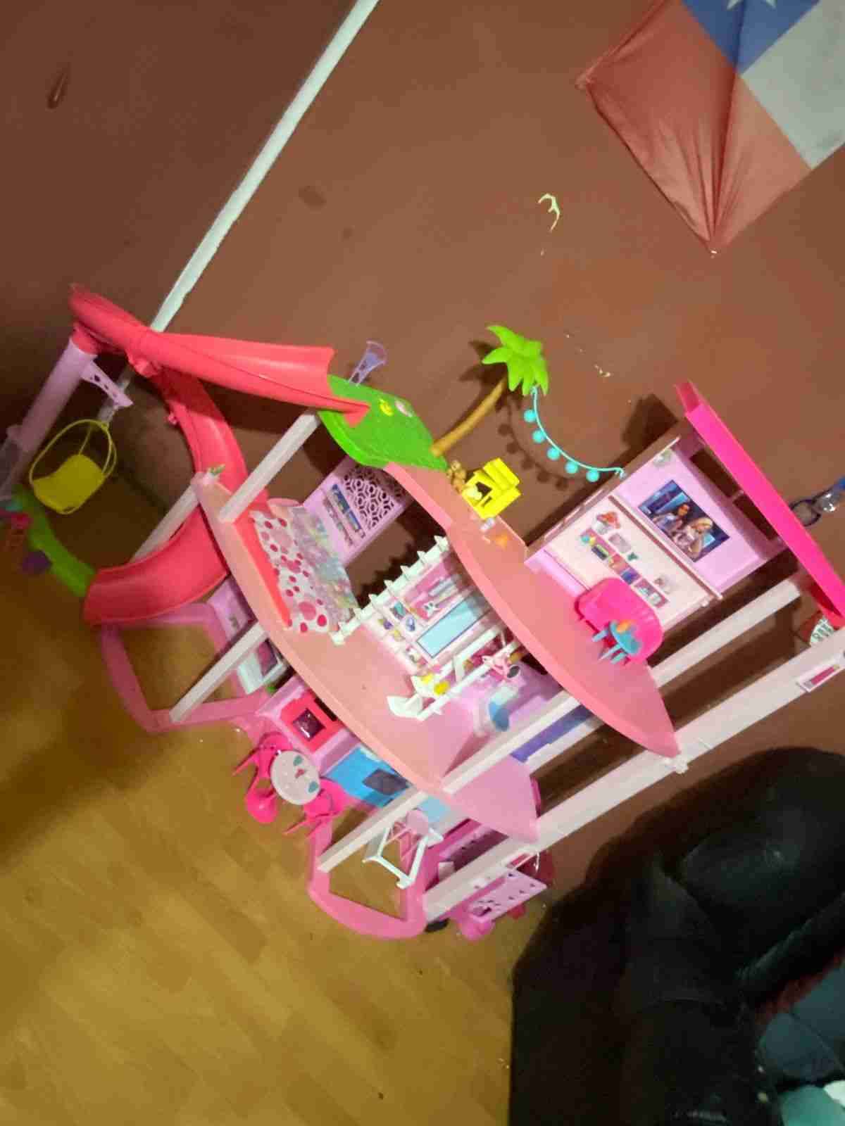 Casa de muñecas de Barbie