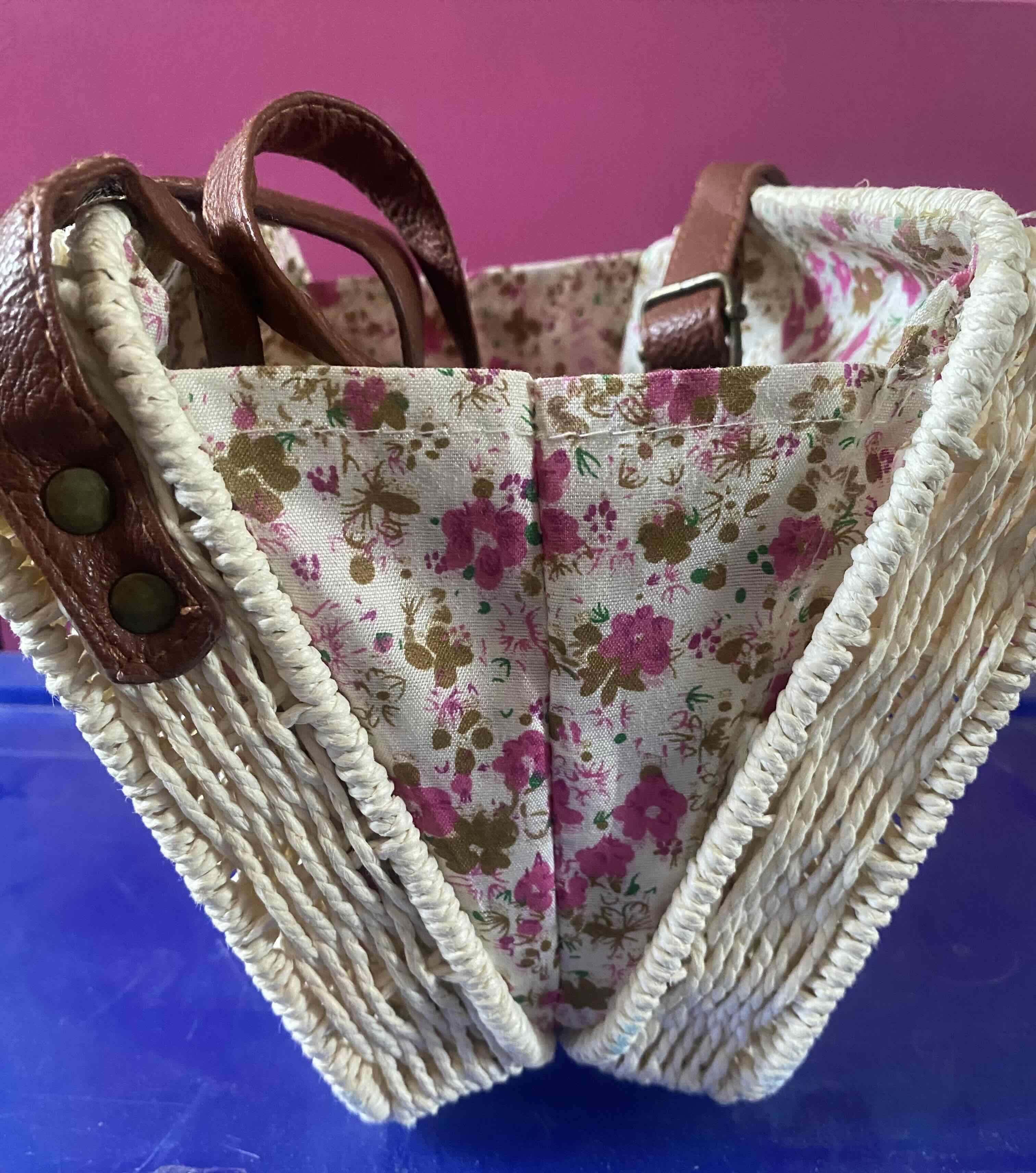 Canasto de mimbre cuadrado, tipo. - miniatura 3