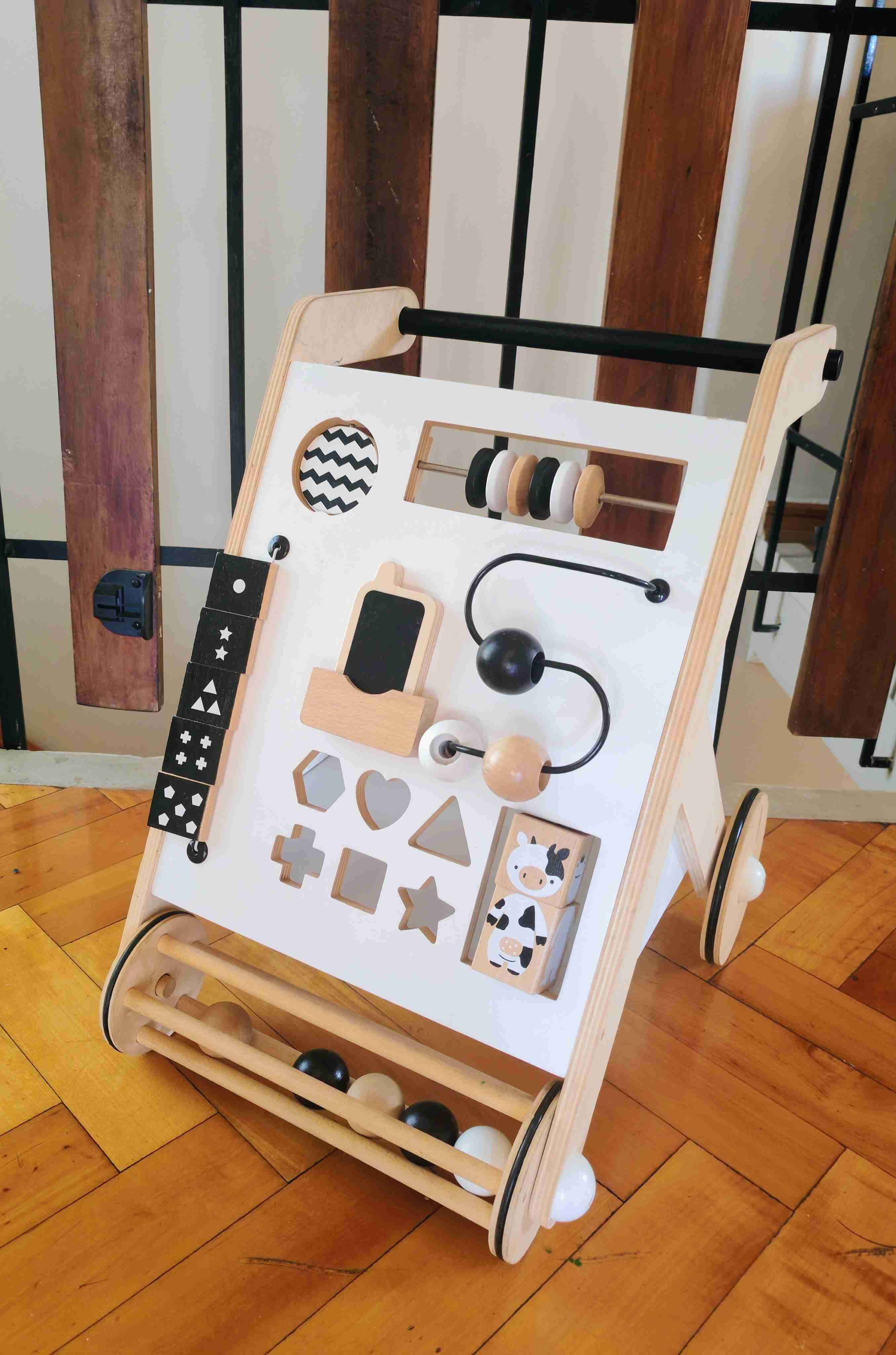 Andador de madera Montessori Roots Toys - miniatura 2