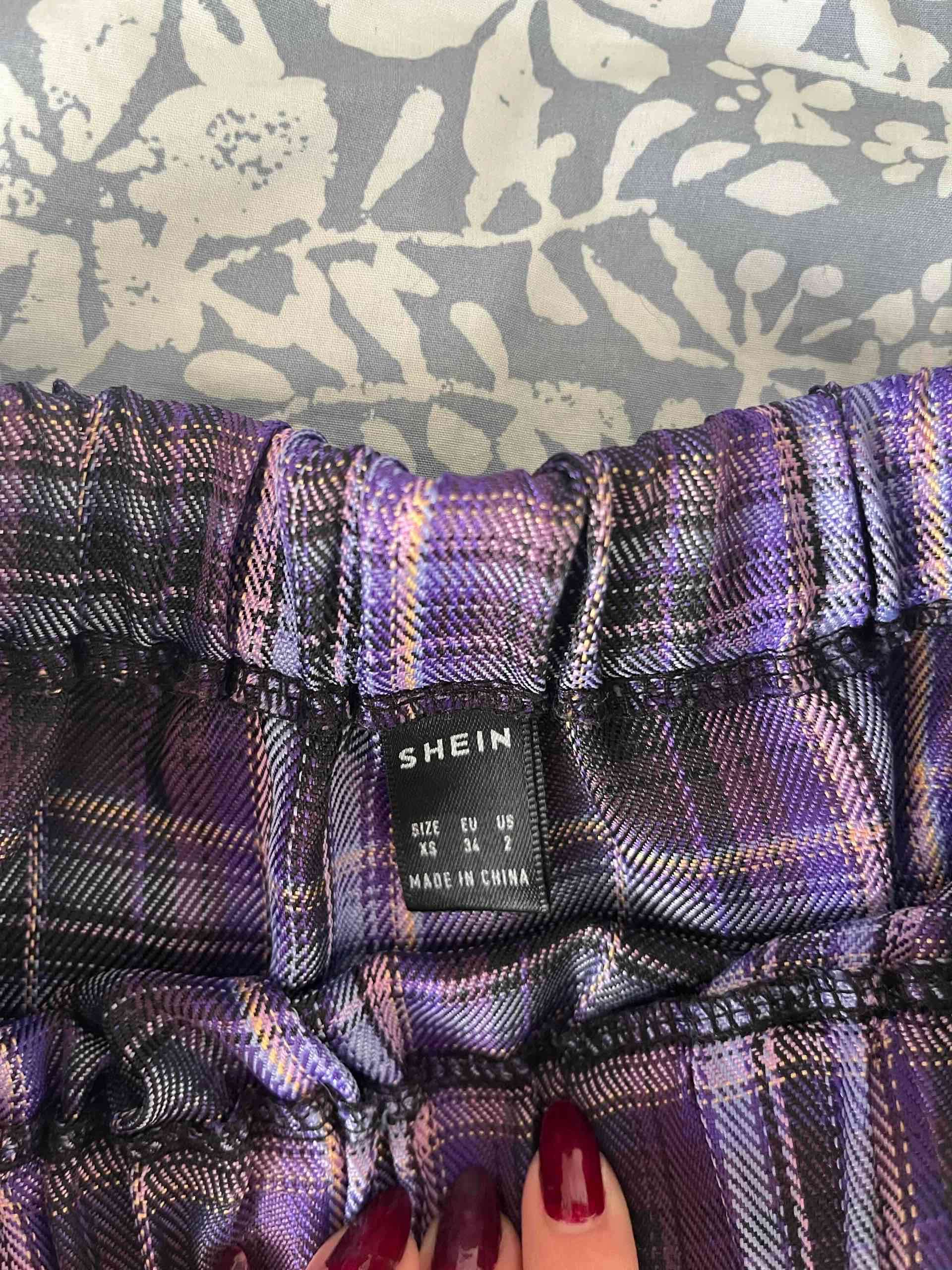 Falda morada a cuadros - miniatura 2