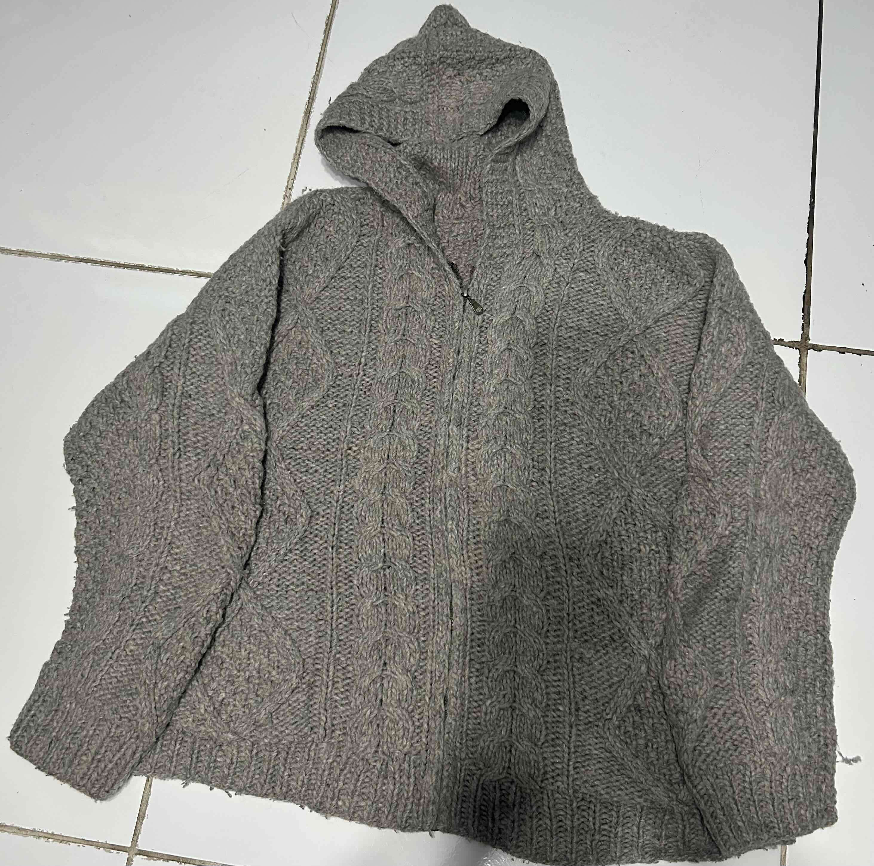 Chaleco de lana con capucha Chilote