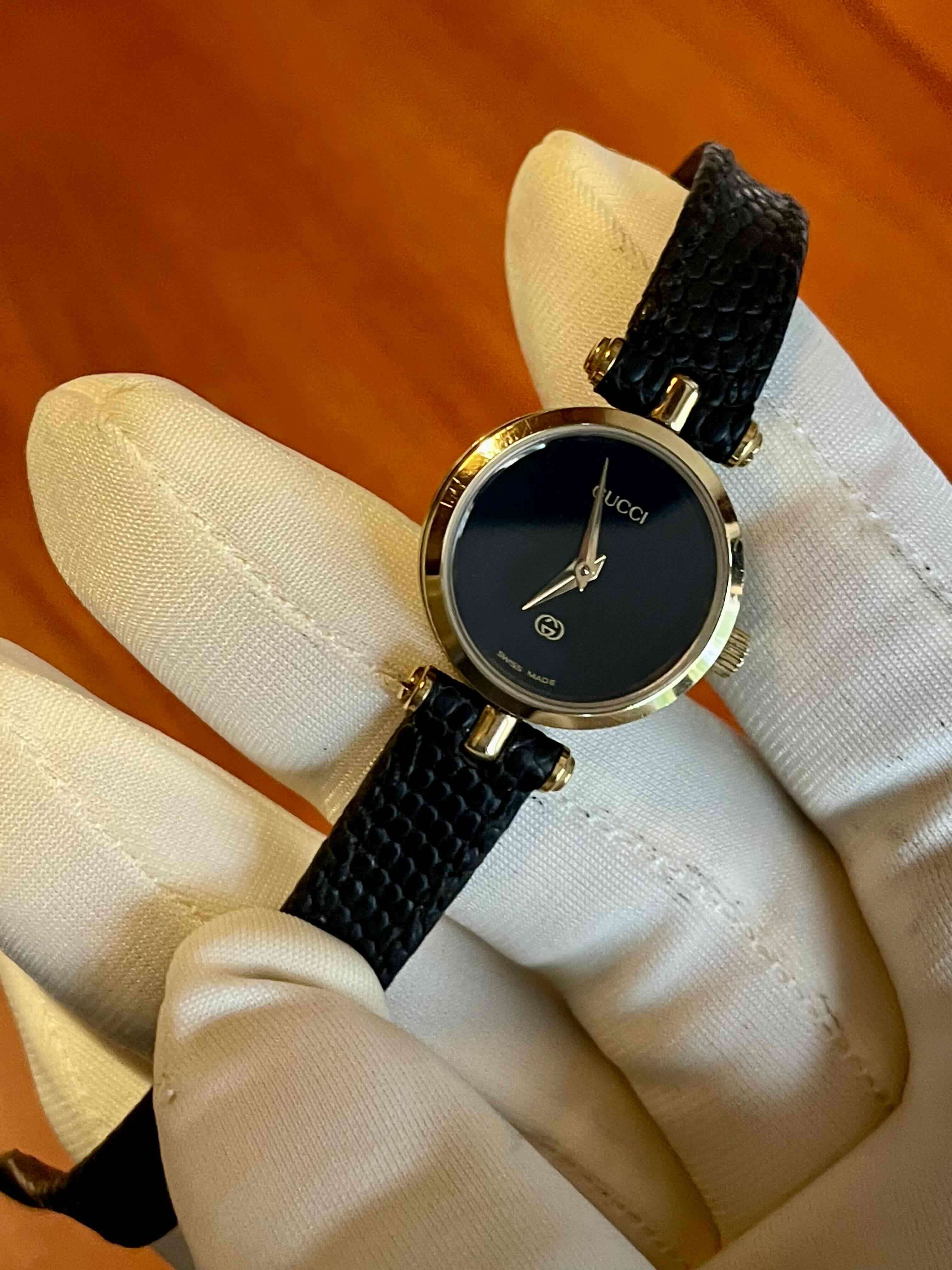 Reloj Gucci Suizo 22mm, Chapado Oro, Cuarzo. - miniatura 2