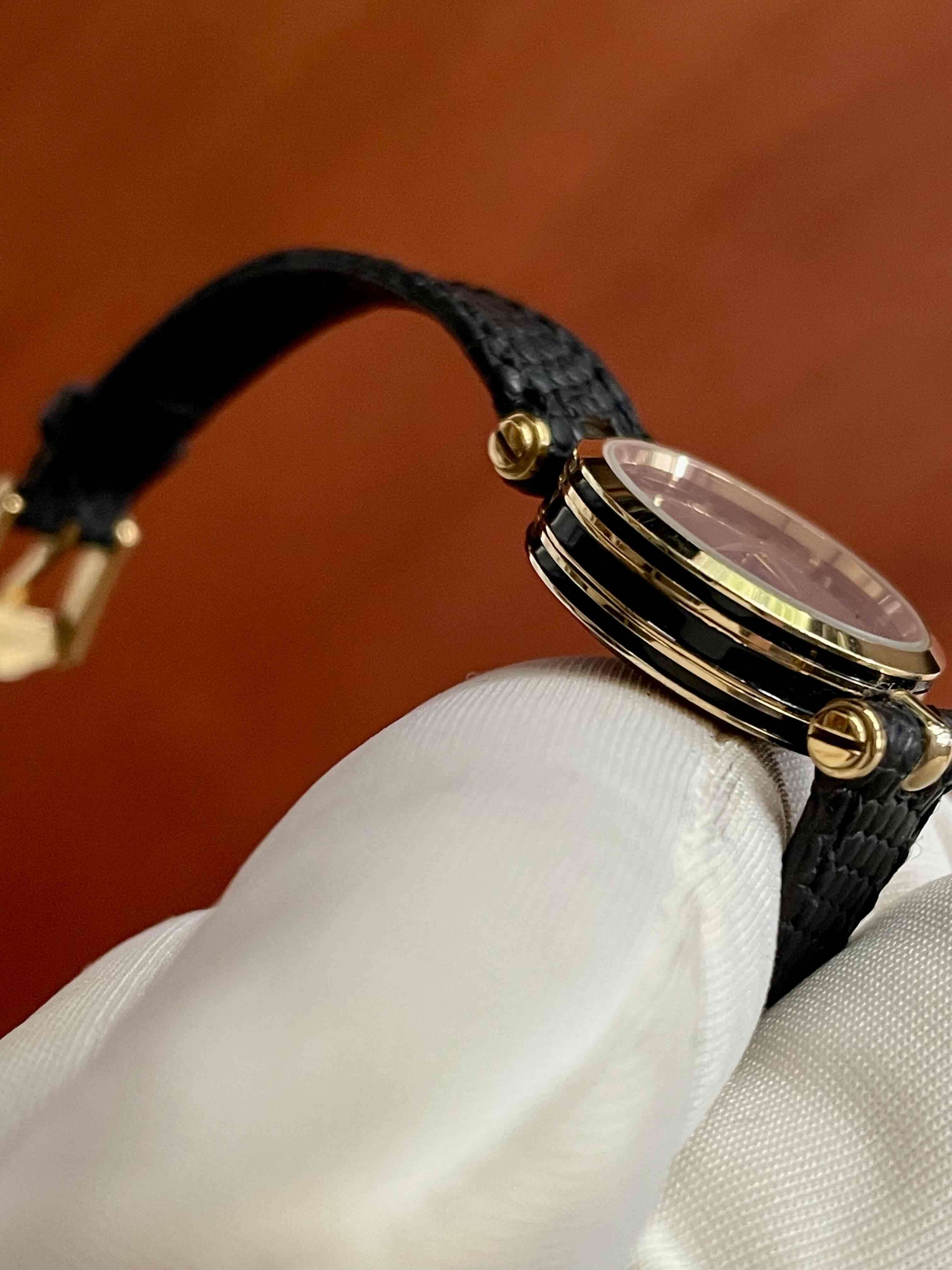 Reloj Gucci Suizo 22mm, Chapado Oro, Cuarzo. - miniatura 3