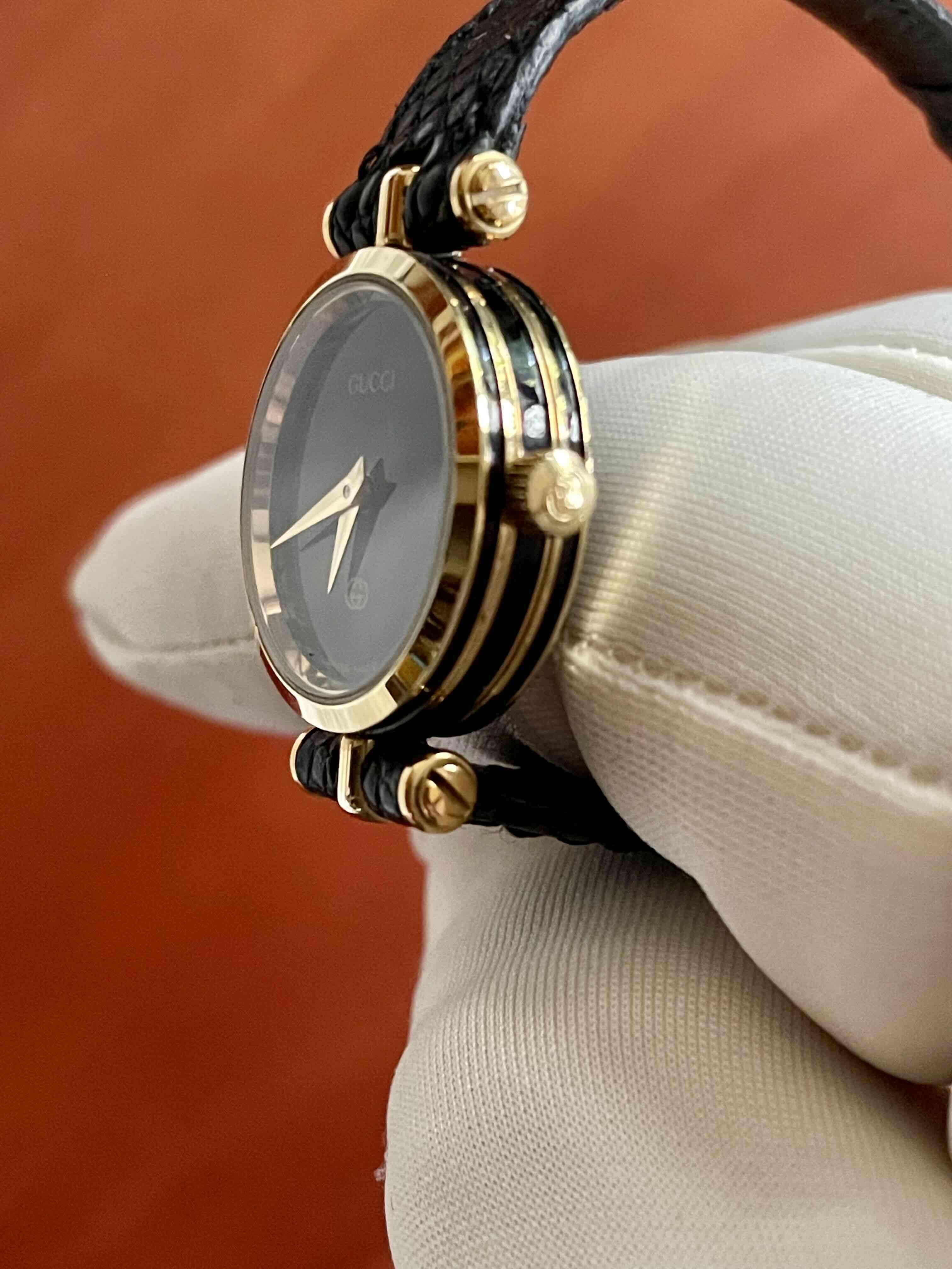 Reloj Gucci Suizo 22mm, Chapado Oro, Cuarzo. - miniatura 4