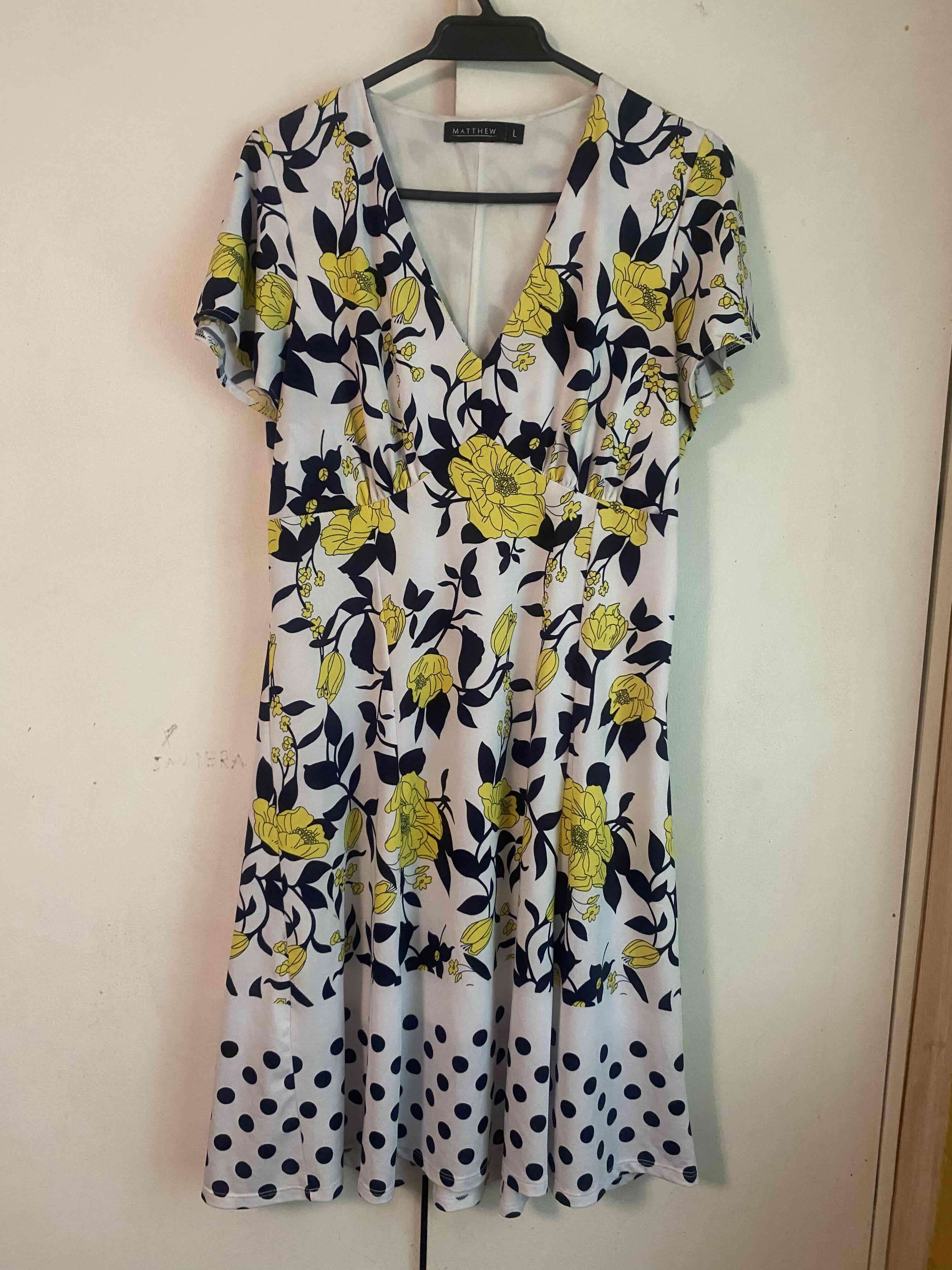 Vestido floral blanco con amarillo