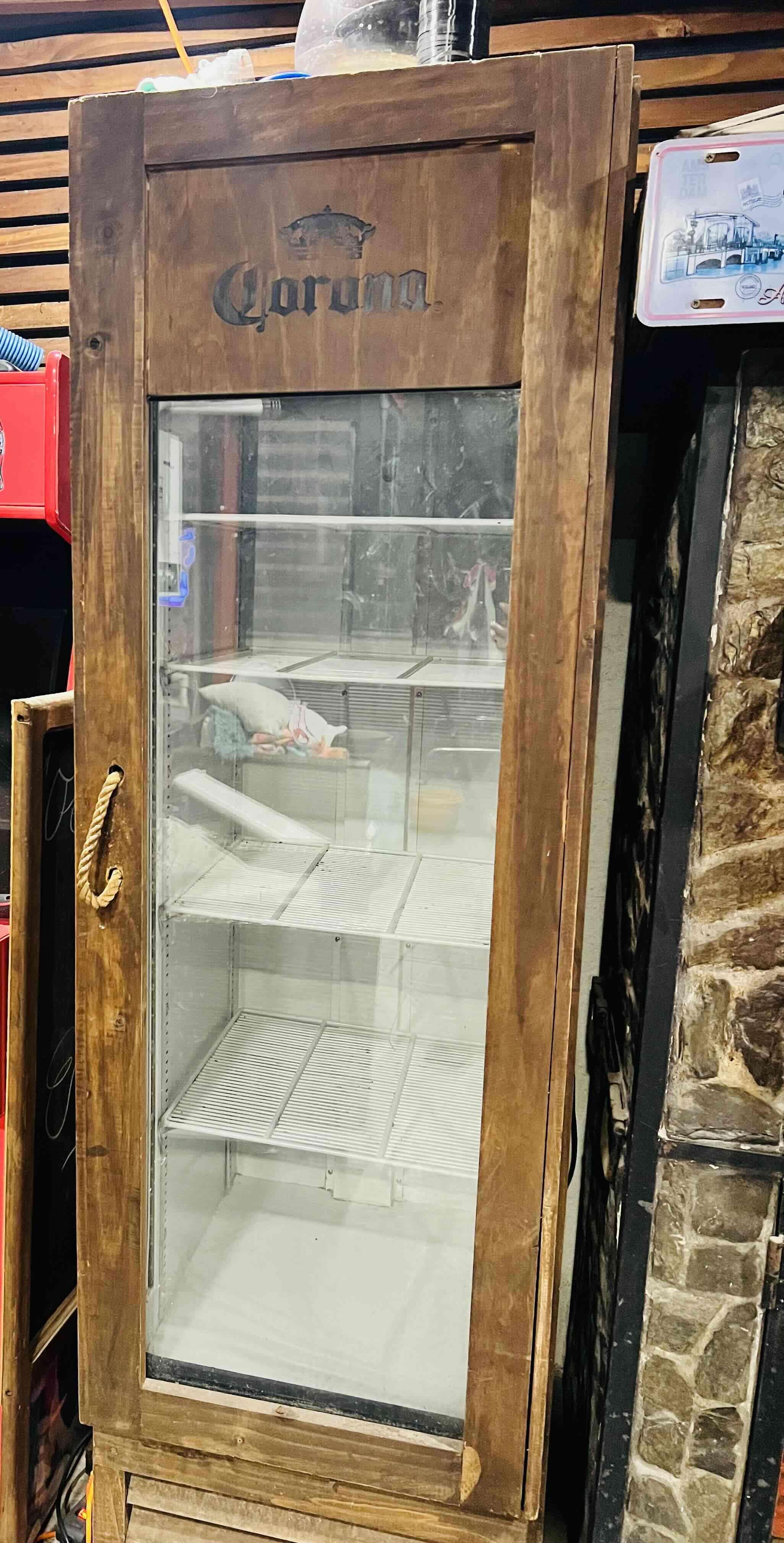 Refrigerador vitrina Corona