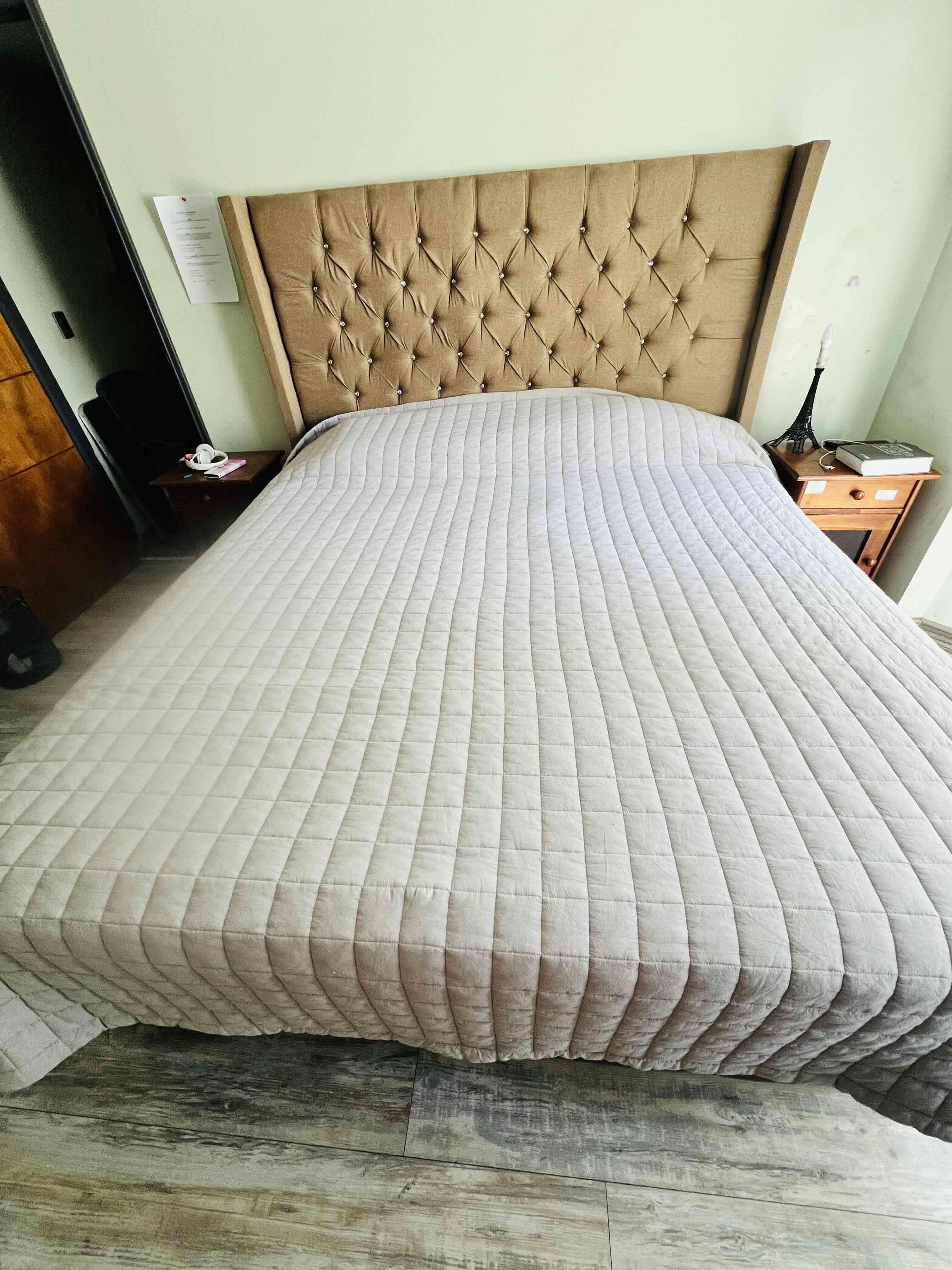 Cama con cabecera tapizada beige - miniatura 2