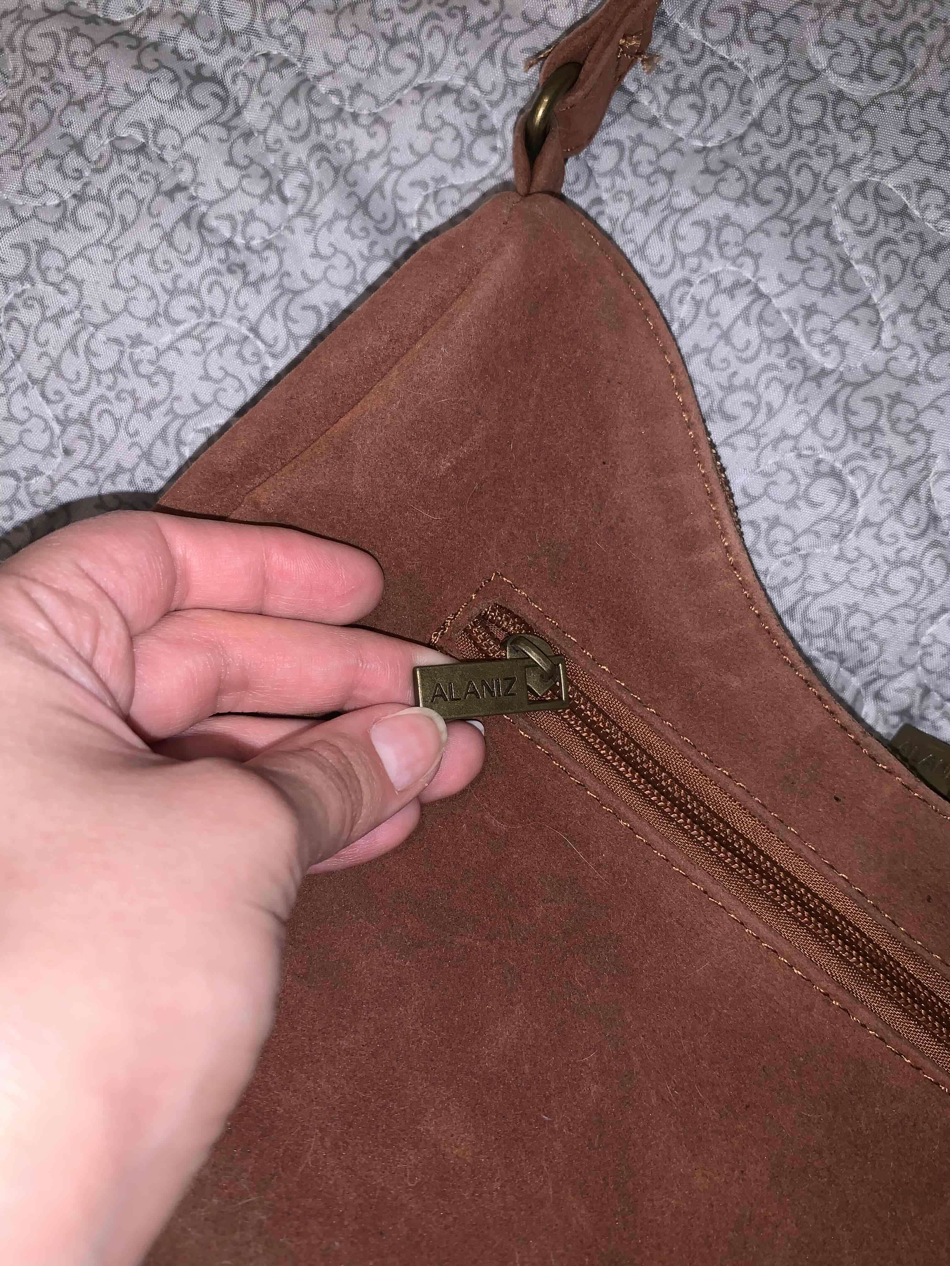 Cartera de gamuza con correa - miniatura 3