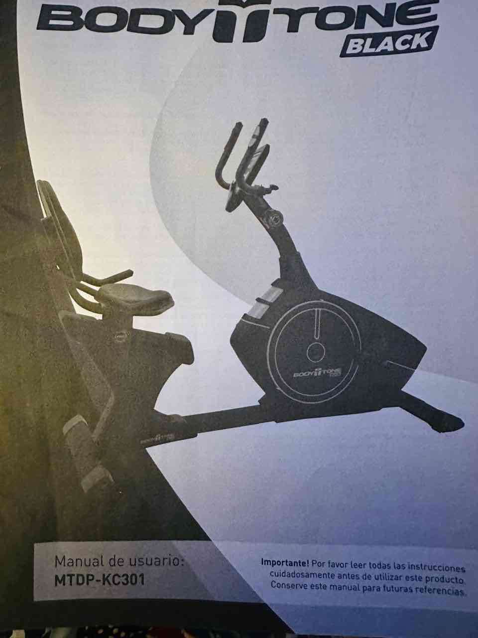 Bicicleta estática negra con asiento - miniatura 3