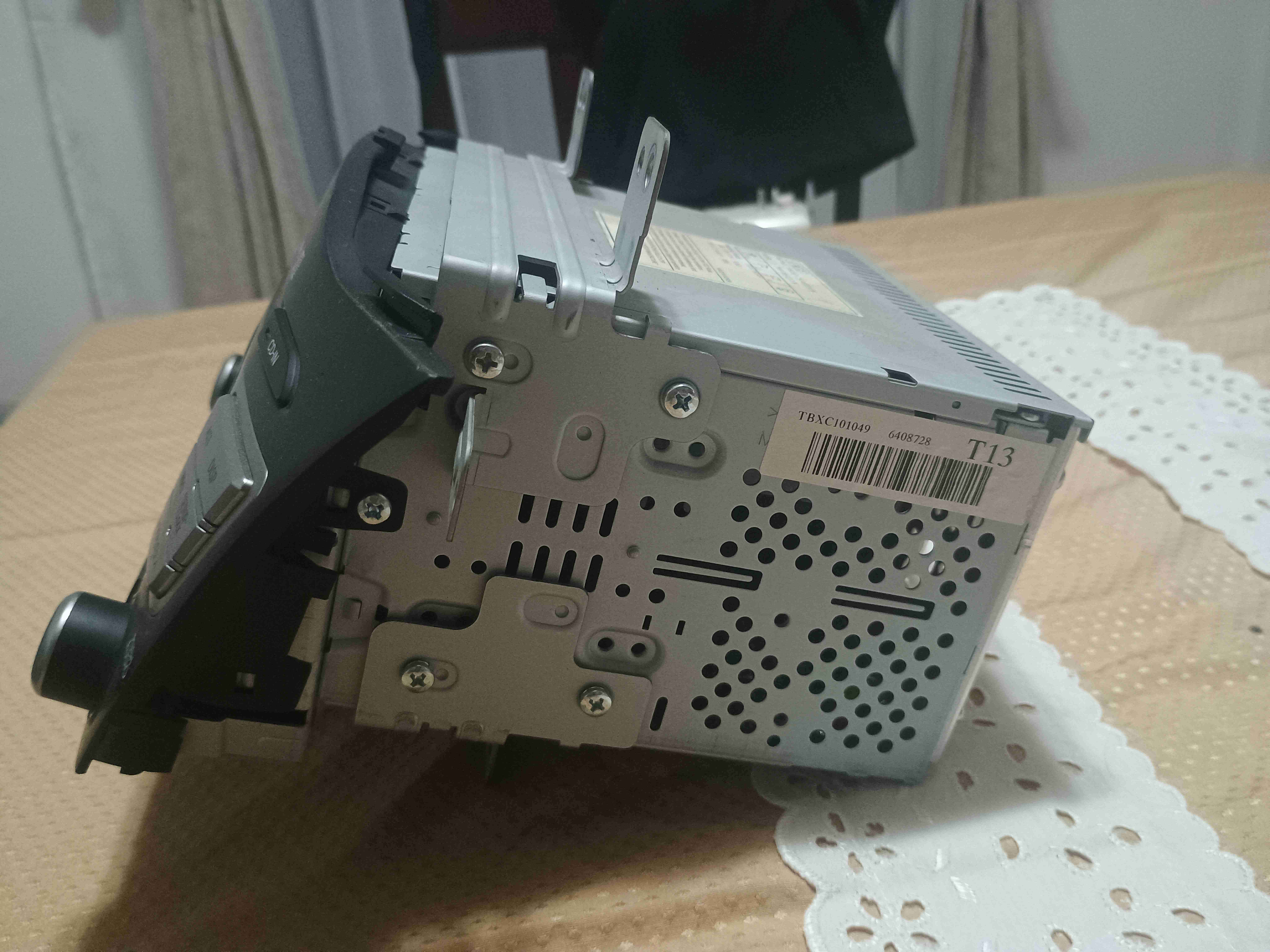 Radio de auto con CD y AUX - miniatura 3