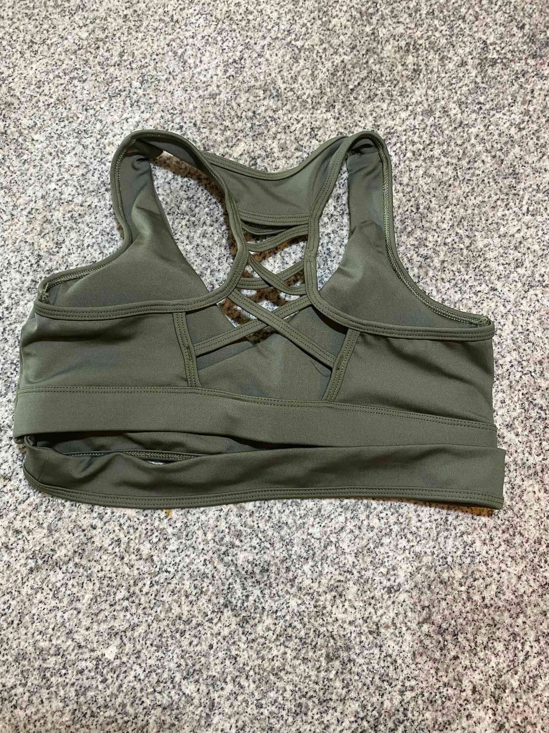 Top deportivo verde oliva - miniatura 2