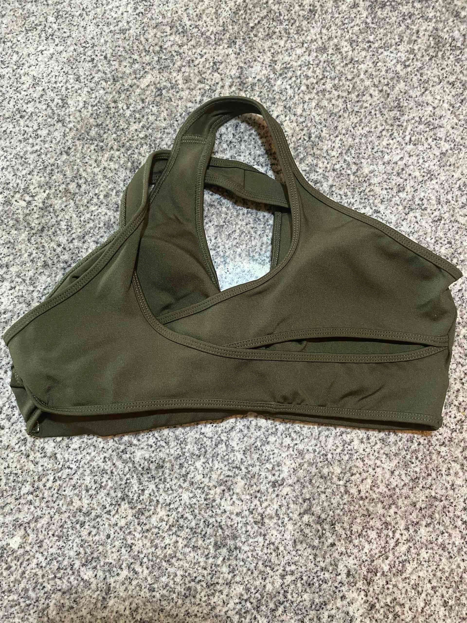 Top deportivo verde oliva - miniatura 2