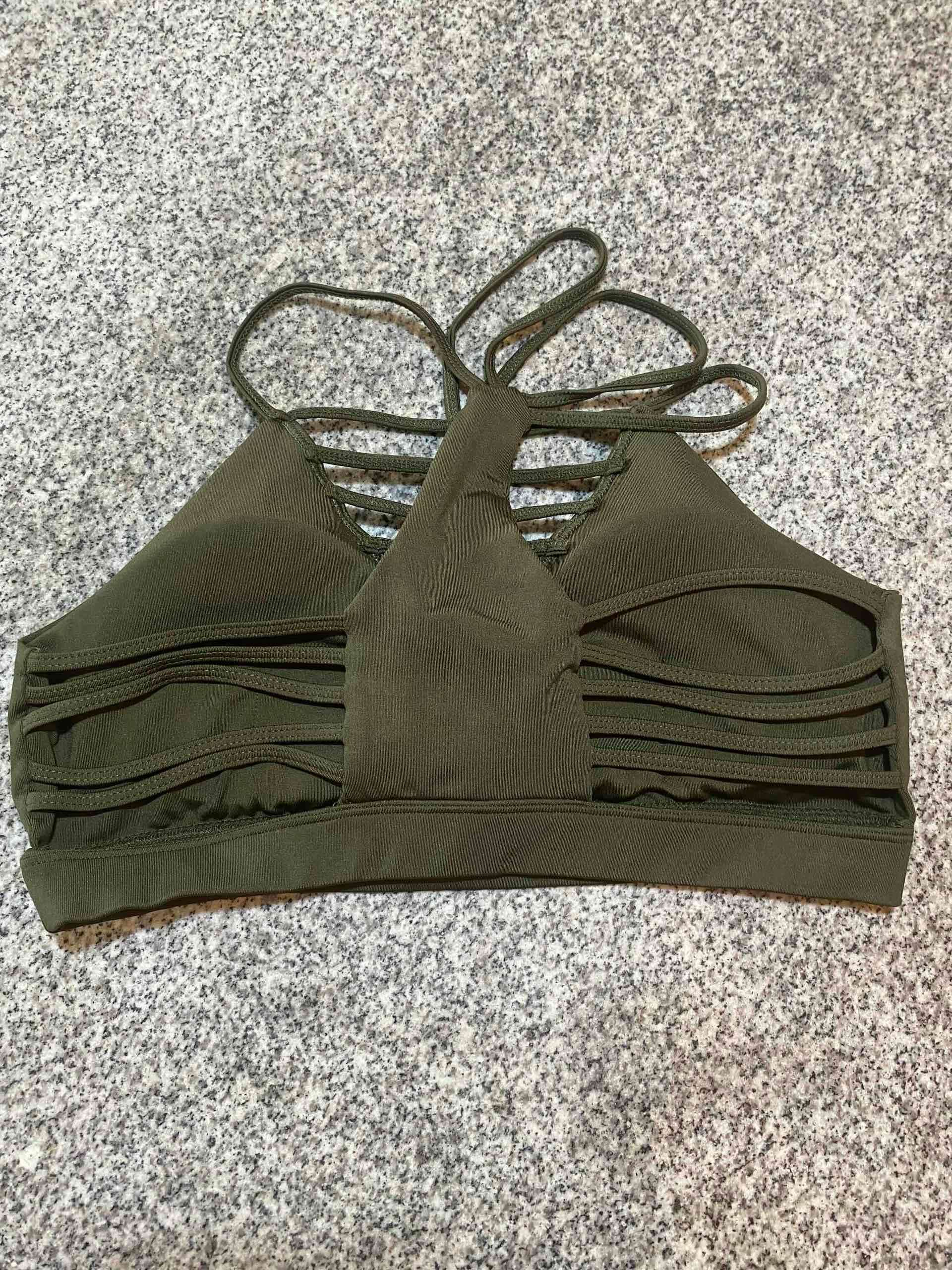 Top deportivo verde con tirantes - miniatura 2