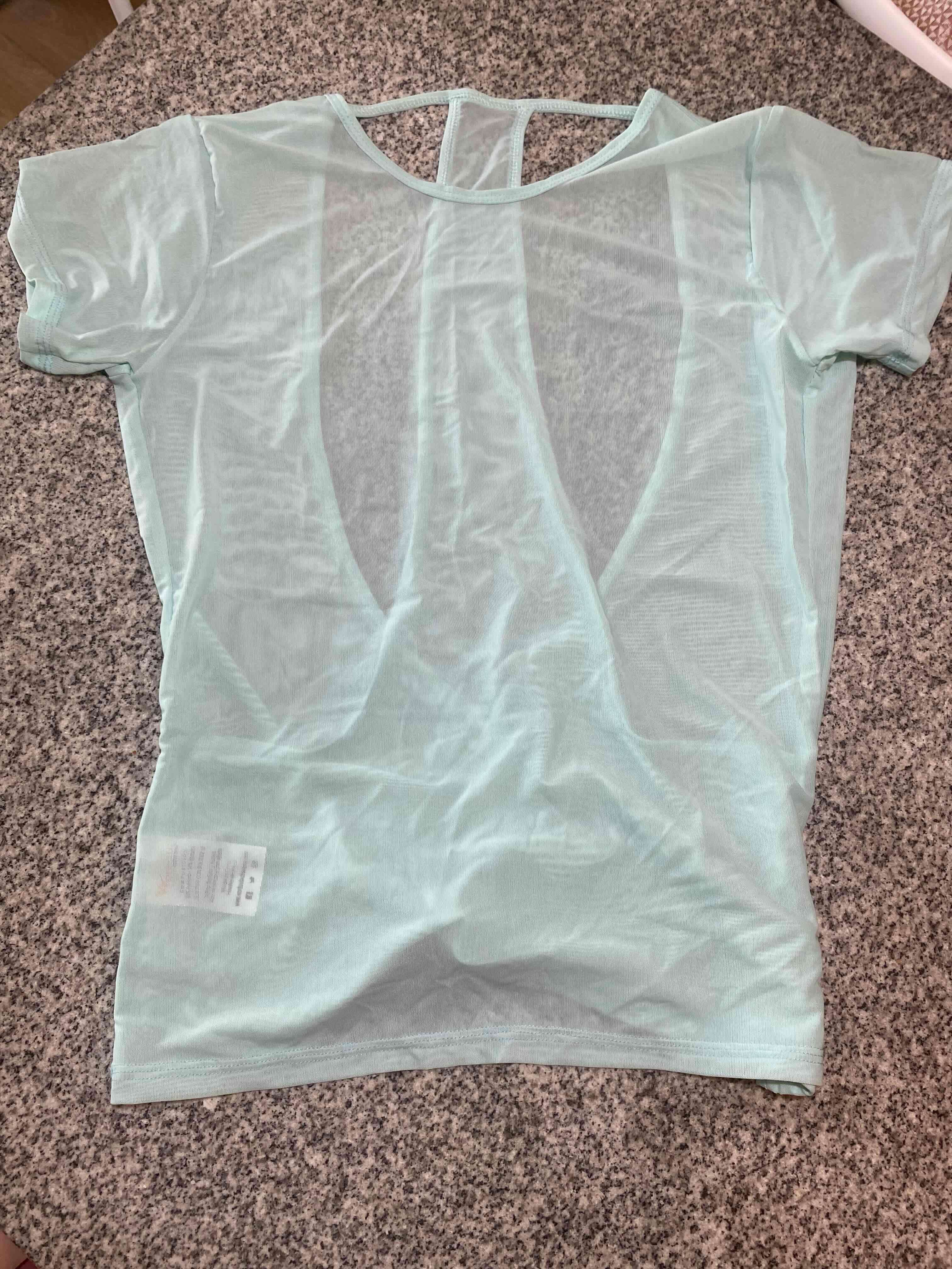 Polera verde claro transparente