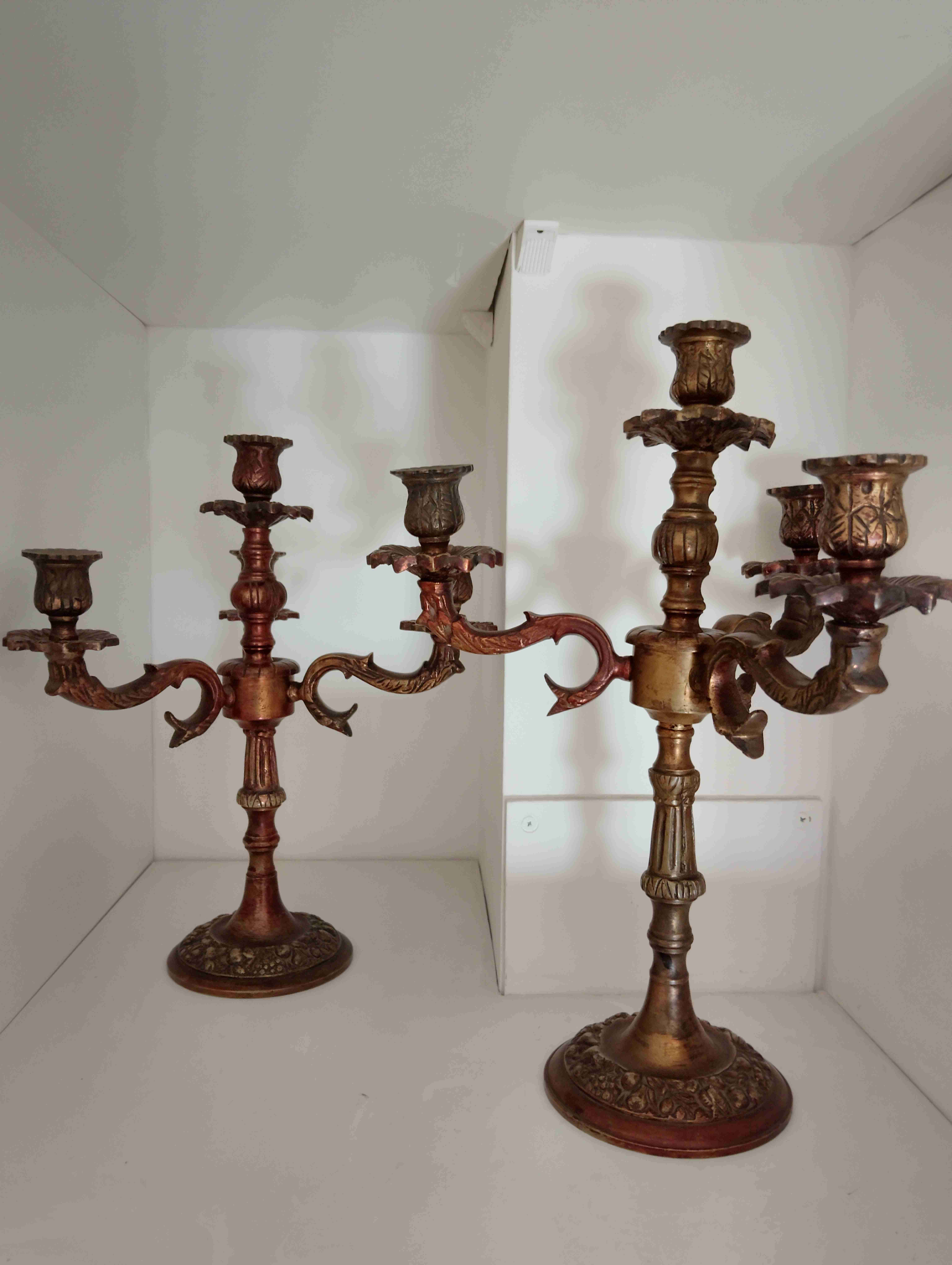 Candelabro vintage de bronce - miniatura 2
