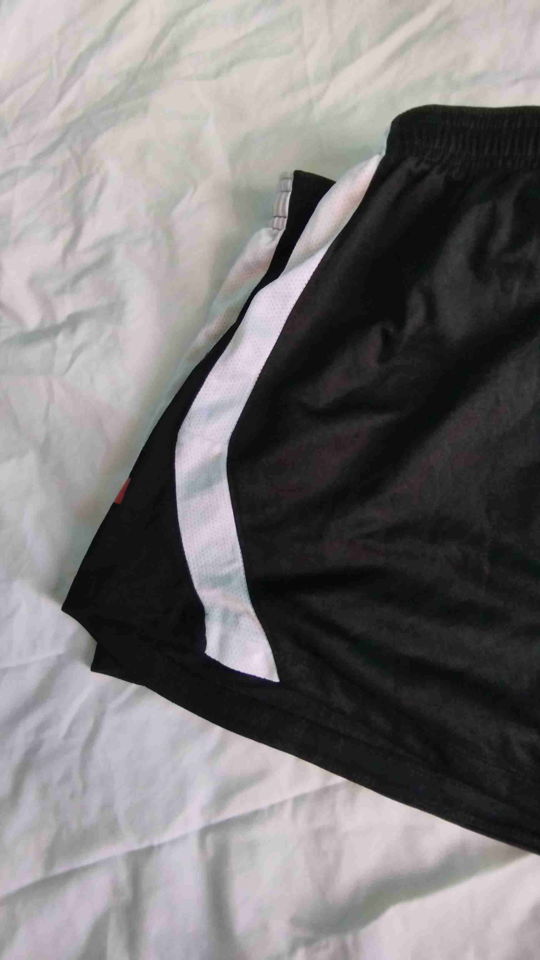 Short deportivo negro Nike - miniatura 2