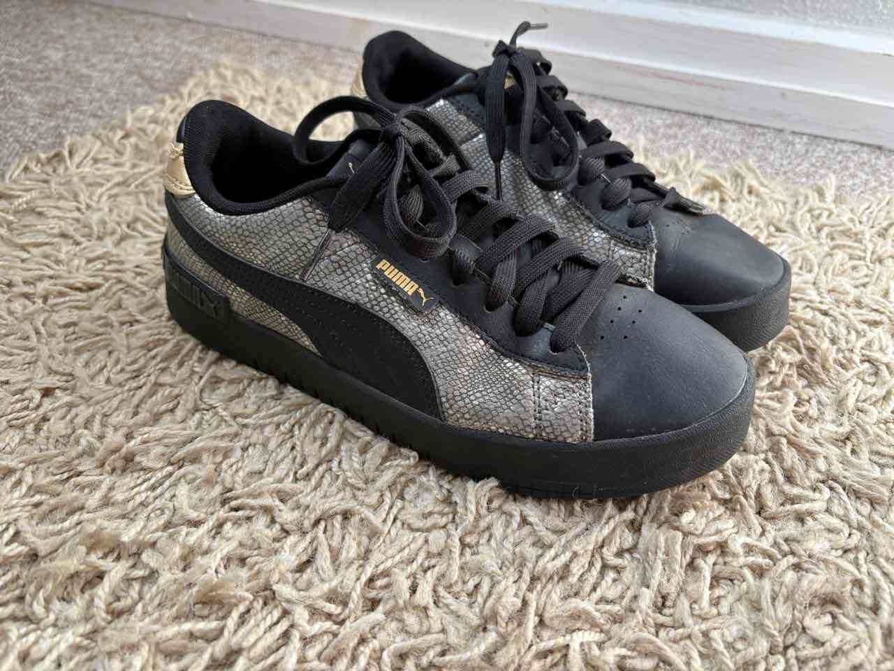 Zapatillas Puma negras con detalles grises - miniatura 2