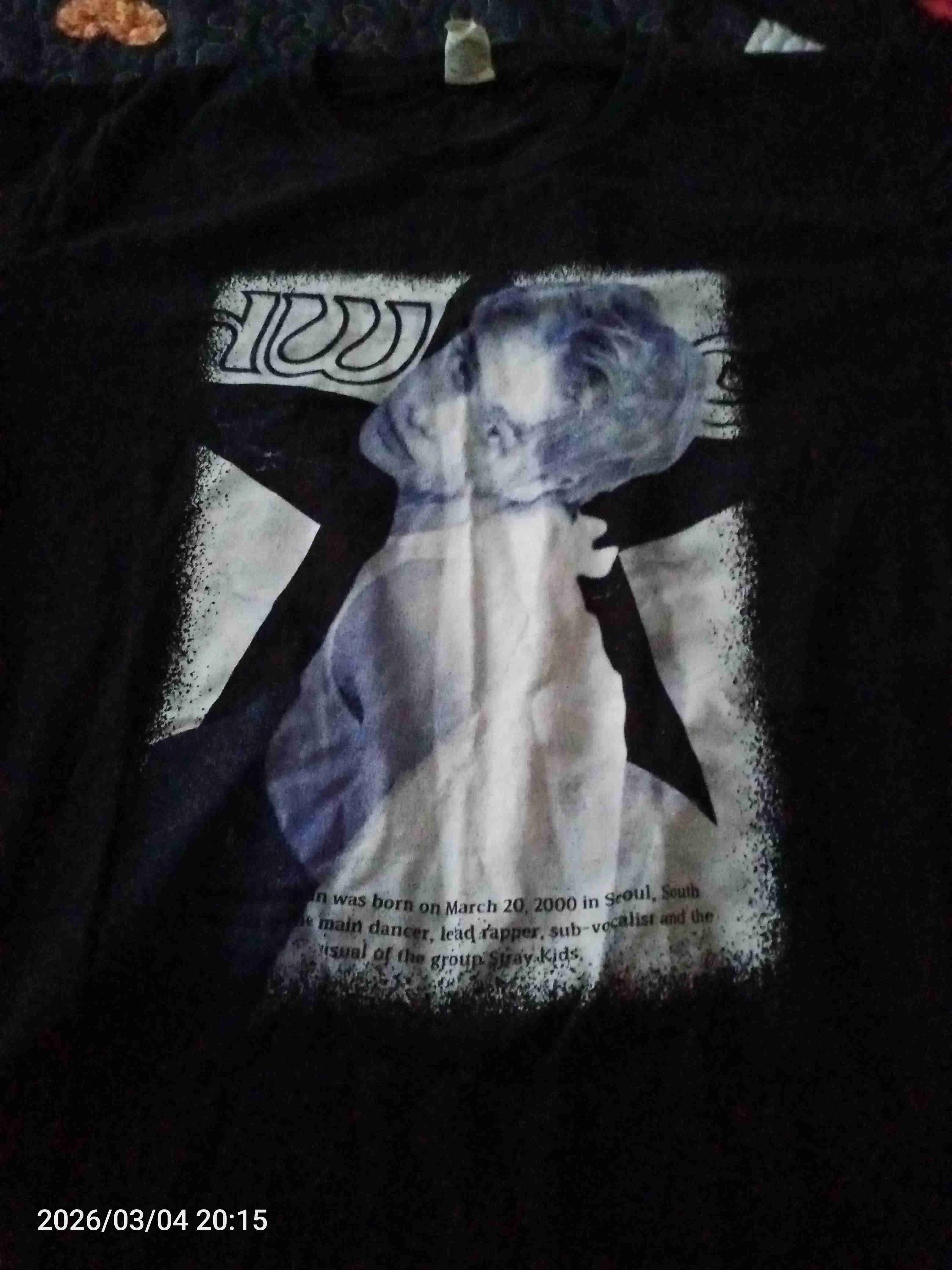 Polera manga corta con diseño de idol kpop hyunjin