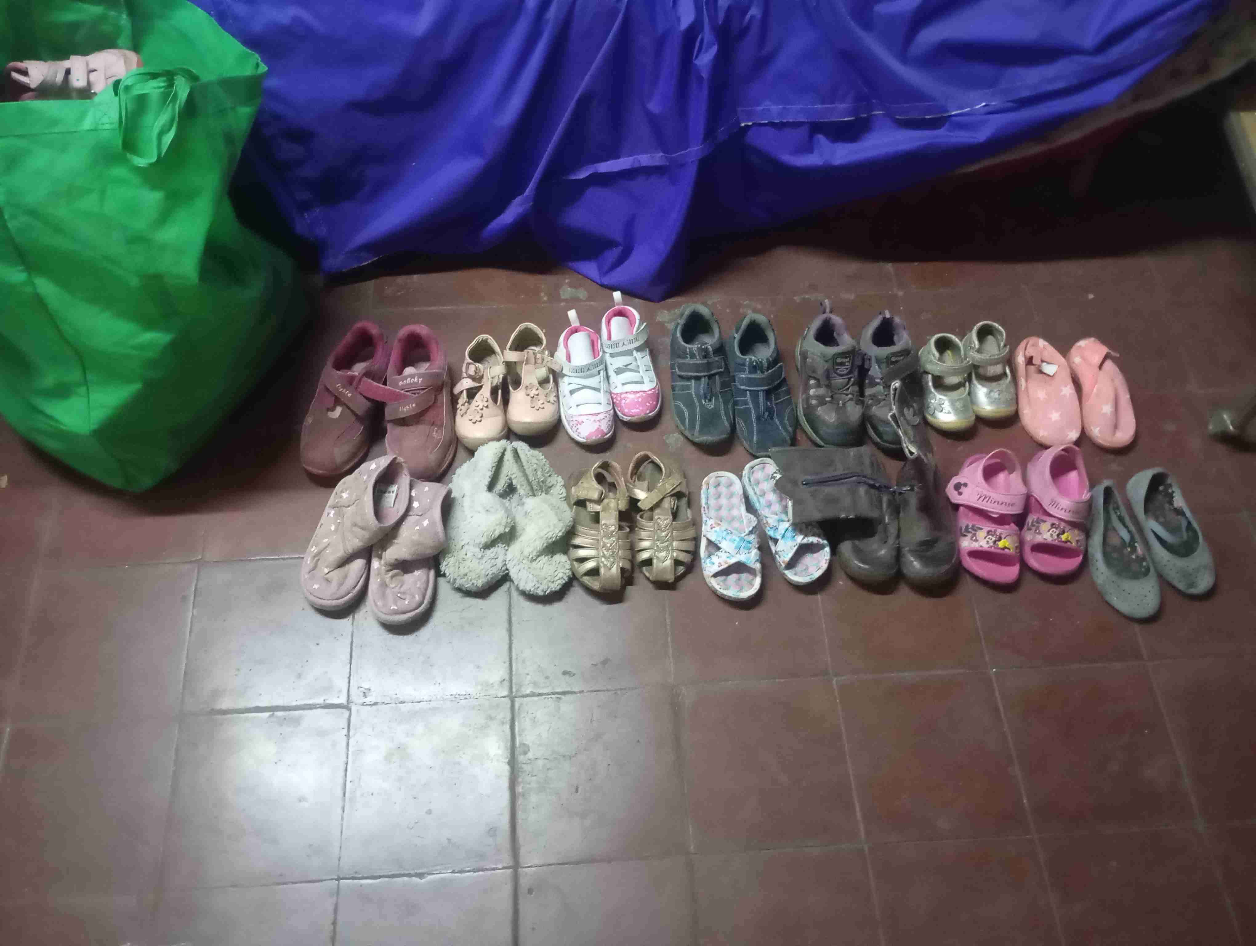 Lote de zapatos infantiles