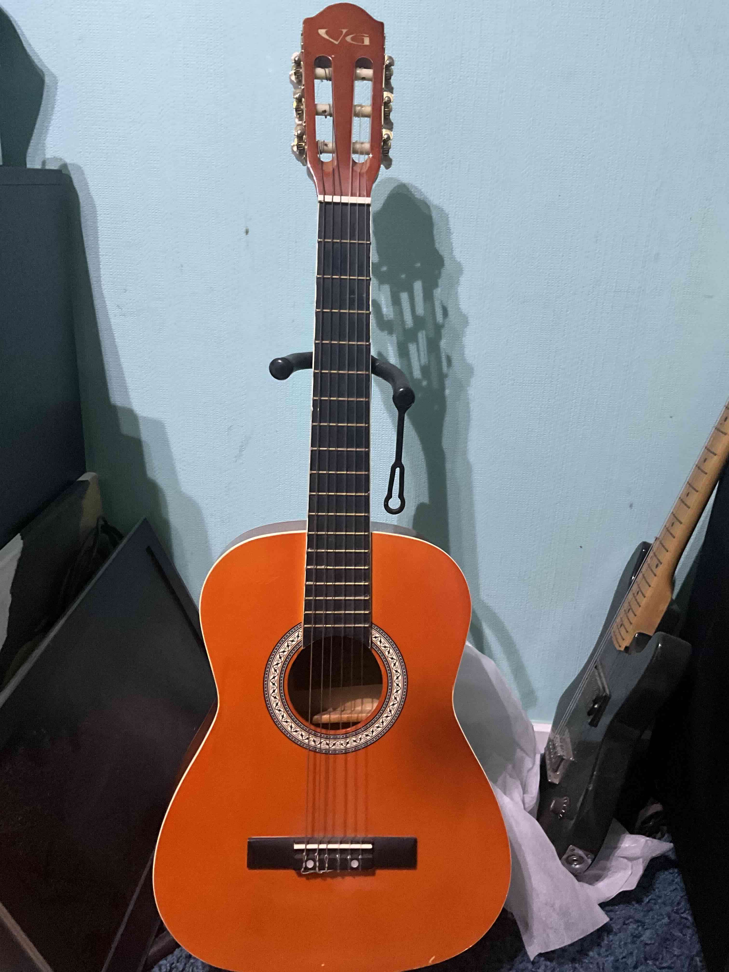Guitarra clásica Vg color naranja
