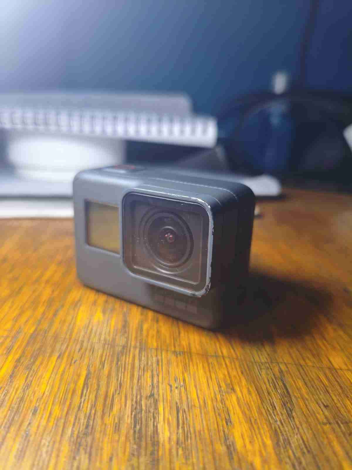 Cámara GoPro Hero 5 Black + muchos accesorios - miniatura 3