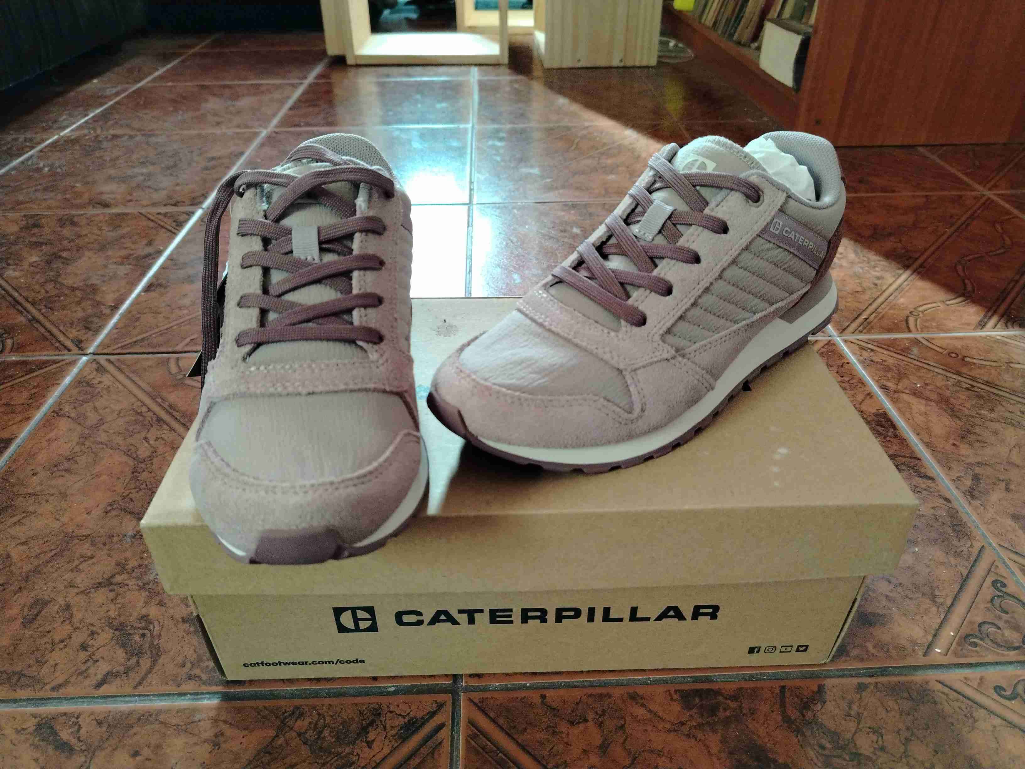 Zapatillas Caterpillar rosas nuevas - miniatura 2