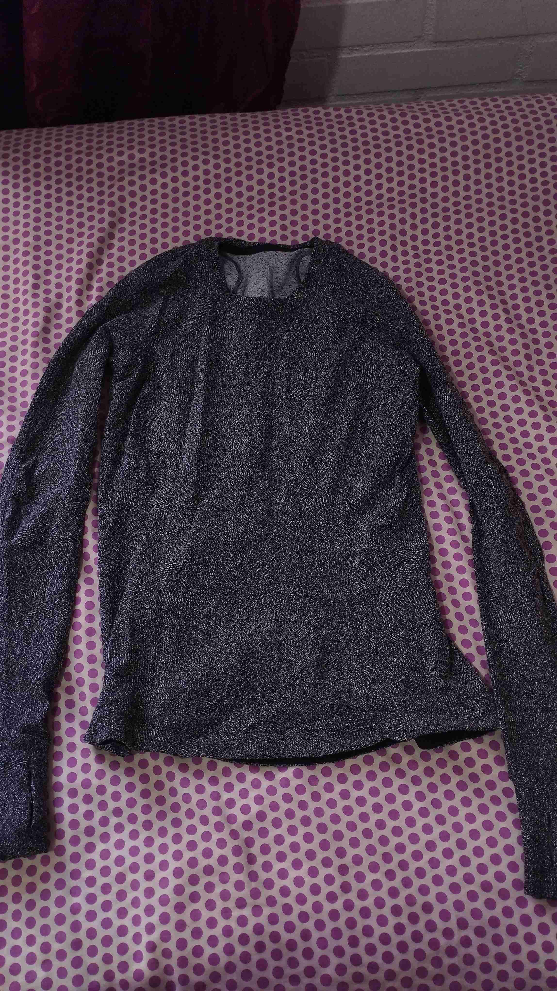 Polera plateada manga larga