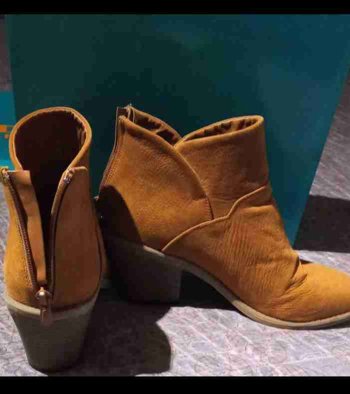 Botines de mujer camel con cierre