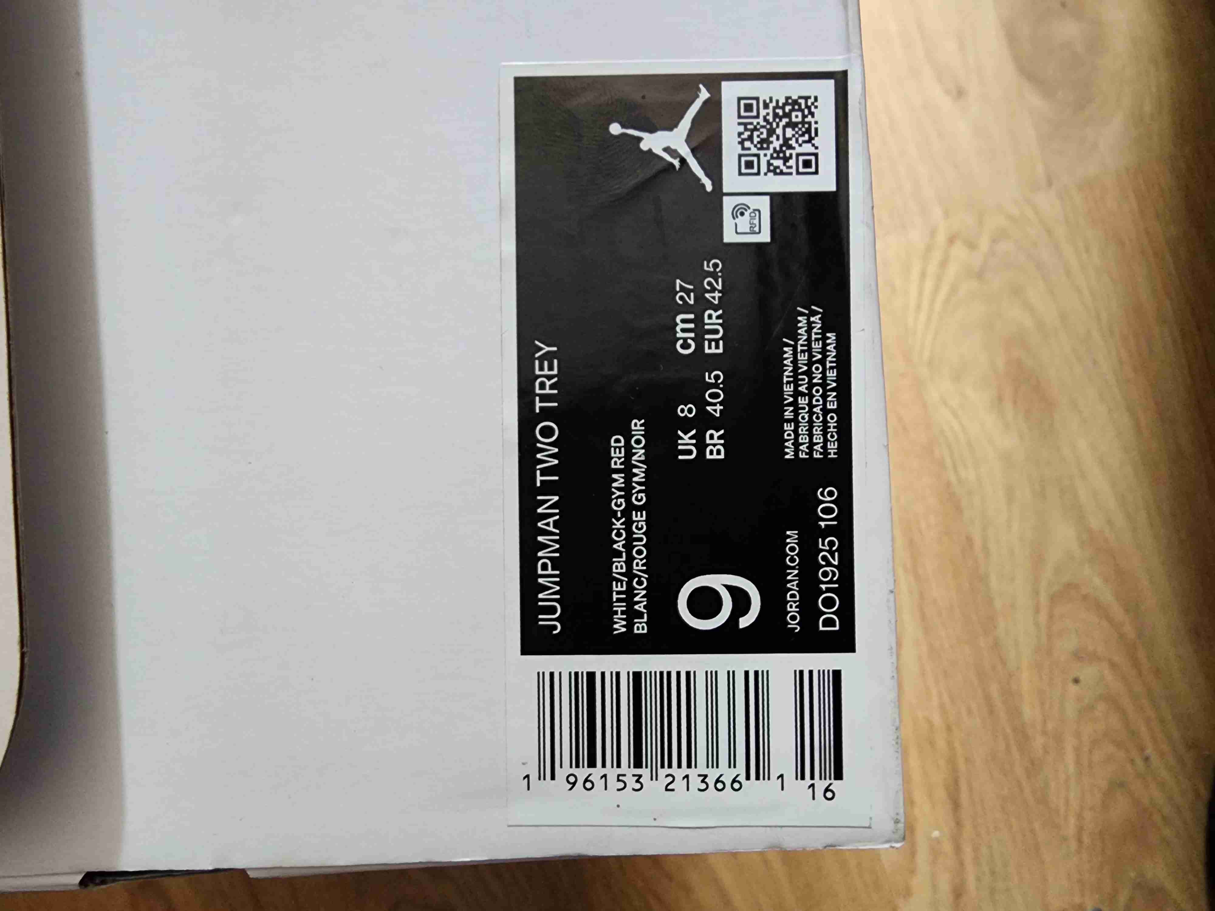 Zapatillas deportivas blancas y rojas - miniatura 4